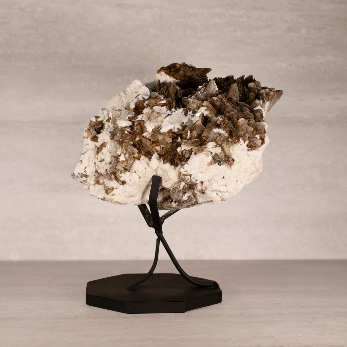 Kalifano Mica Natural Brazilian Mica & Albite on Custom Stand - 13.5" / 26 lbs MC6000.003