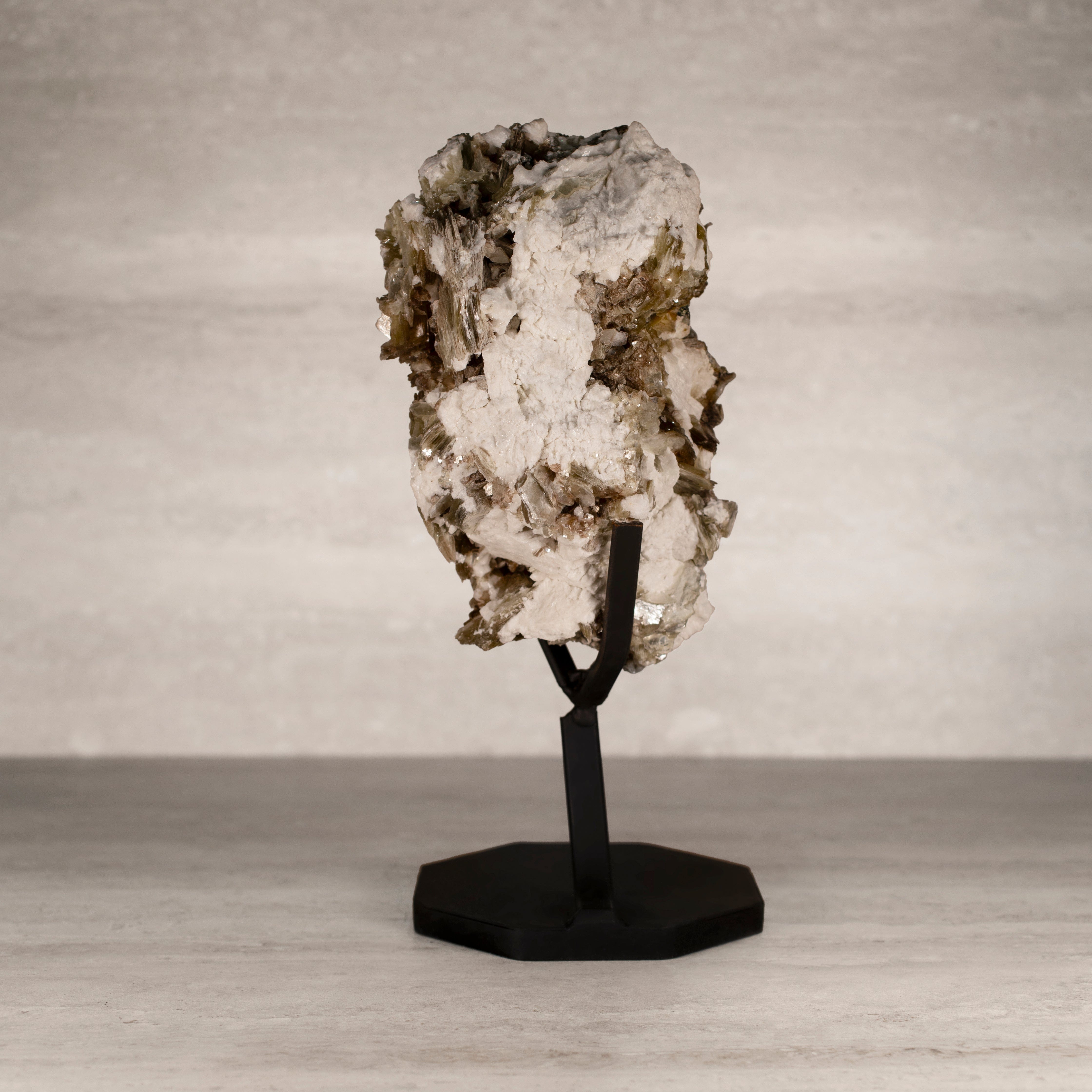 Kalifano Mica Natural Brazilian Mica & Albite on Custom Stand - 13.5" / 3,620 grams MC1800.001