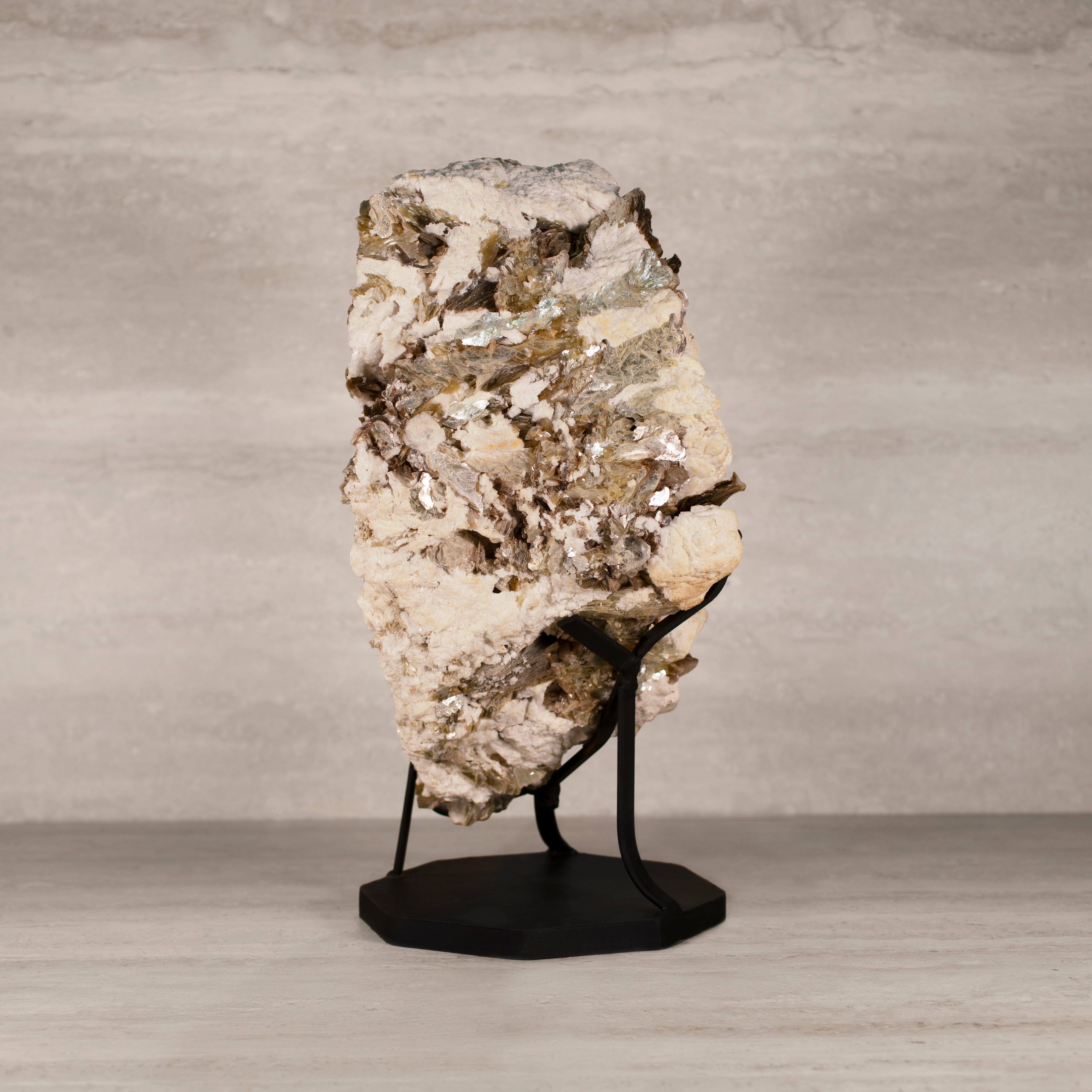Kalifano Mica Natural Brazilian Mica & Albite on Custom Stand - 17" / 41 lbs MC9300.001