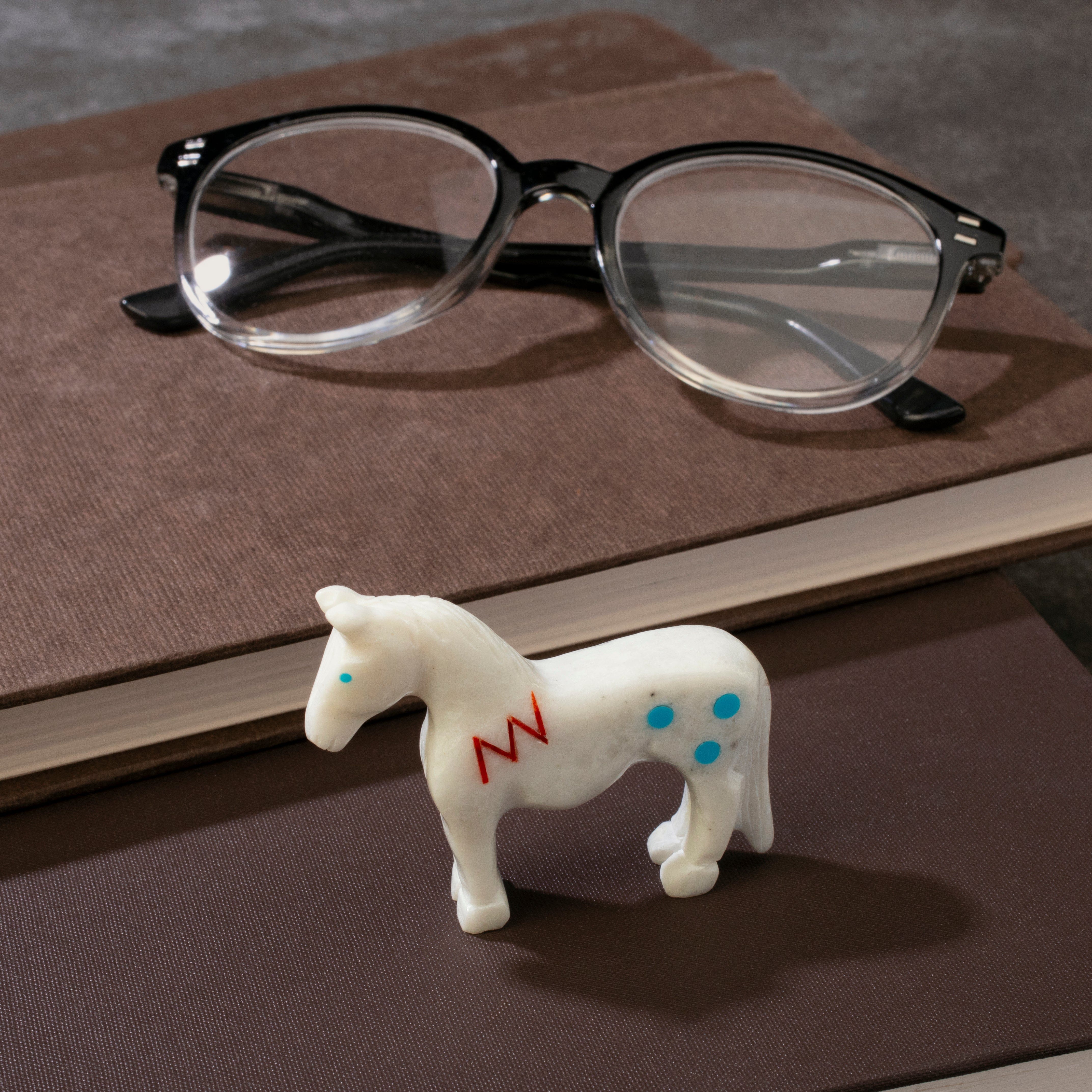 Kalifano Native American Fetish Carvings Andres Lementino White Marble Handmade Zuni Fetish Horse Carving NAC405.001