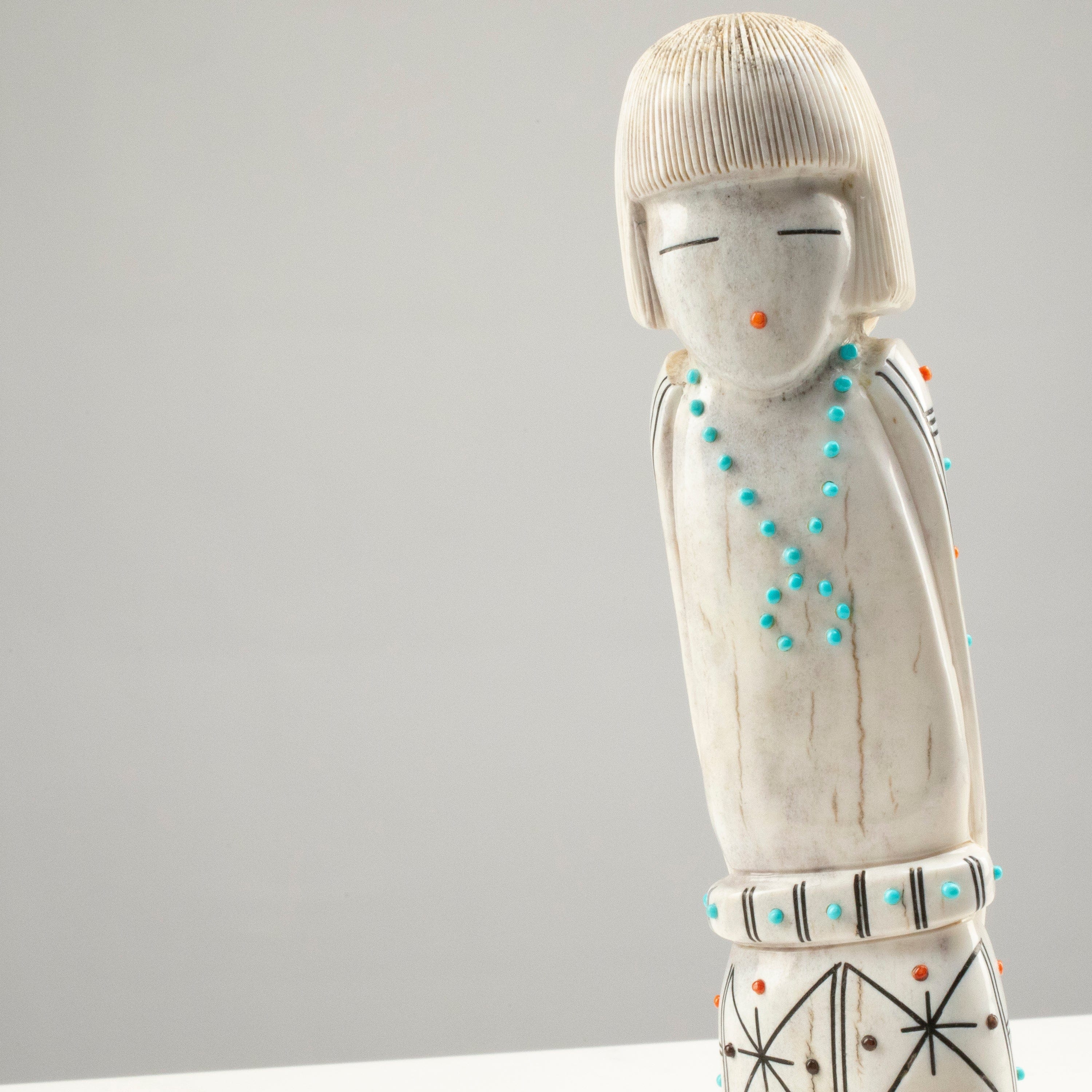 Kalifano Native American Fetish Carvings Claudia Peina Serpentine with Turquoise & Coral Handmade Zuni Maiden Fetish Carving NAC2980.002