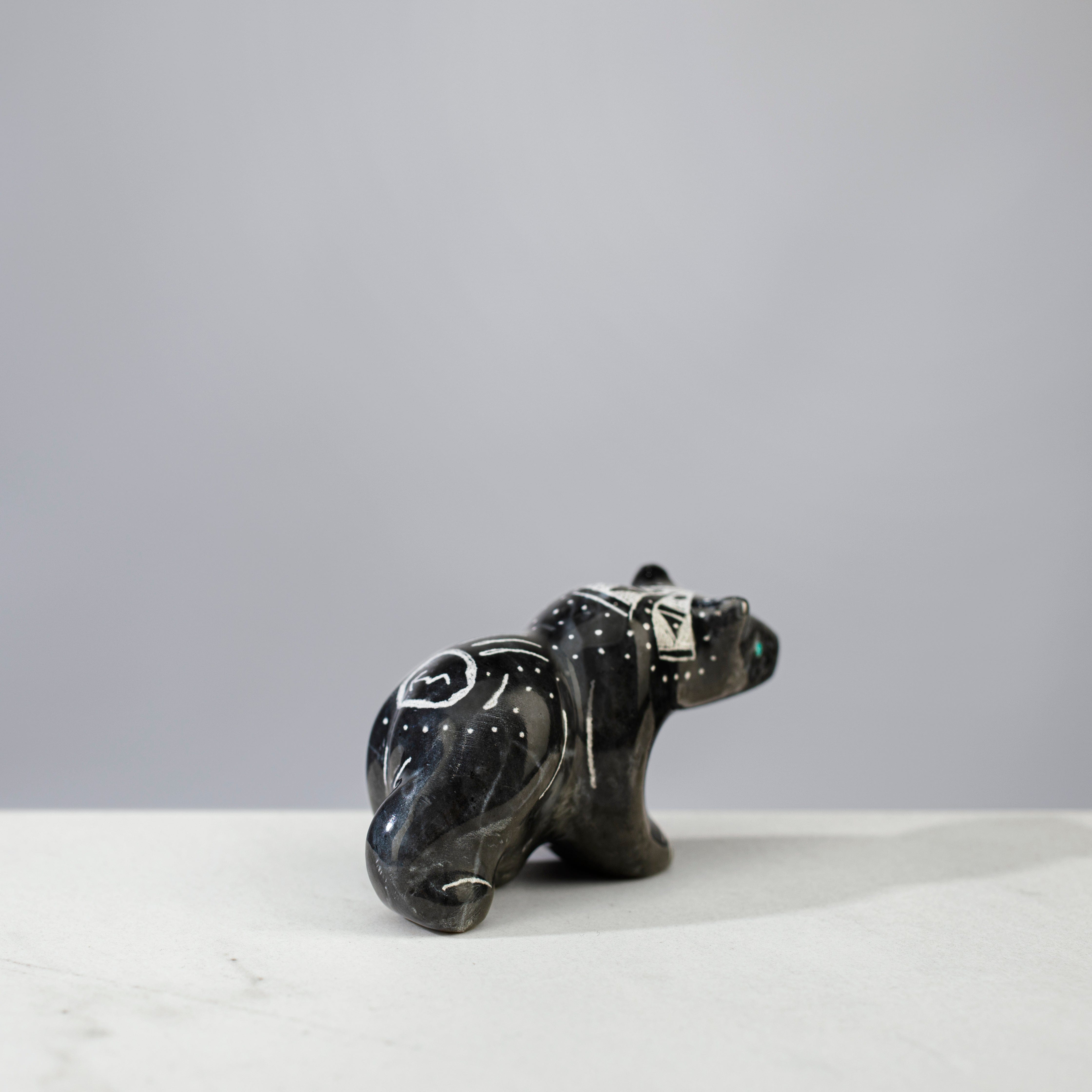 Kalifano Native American Fetish Carvings Garrick Acque Black Marble Handmade Zuni Fetish Bear Carving NAC372.001
