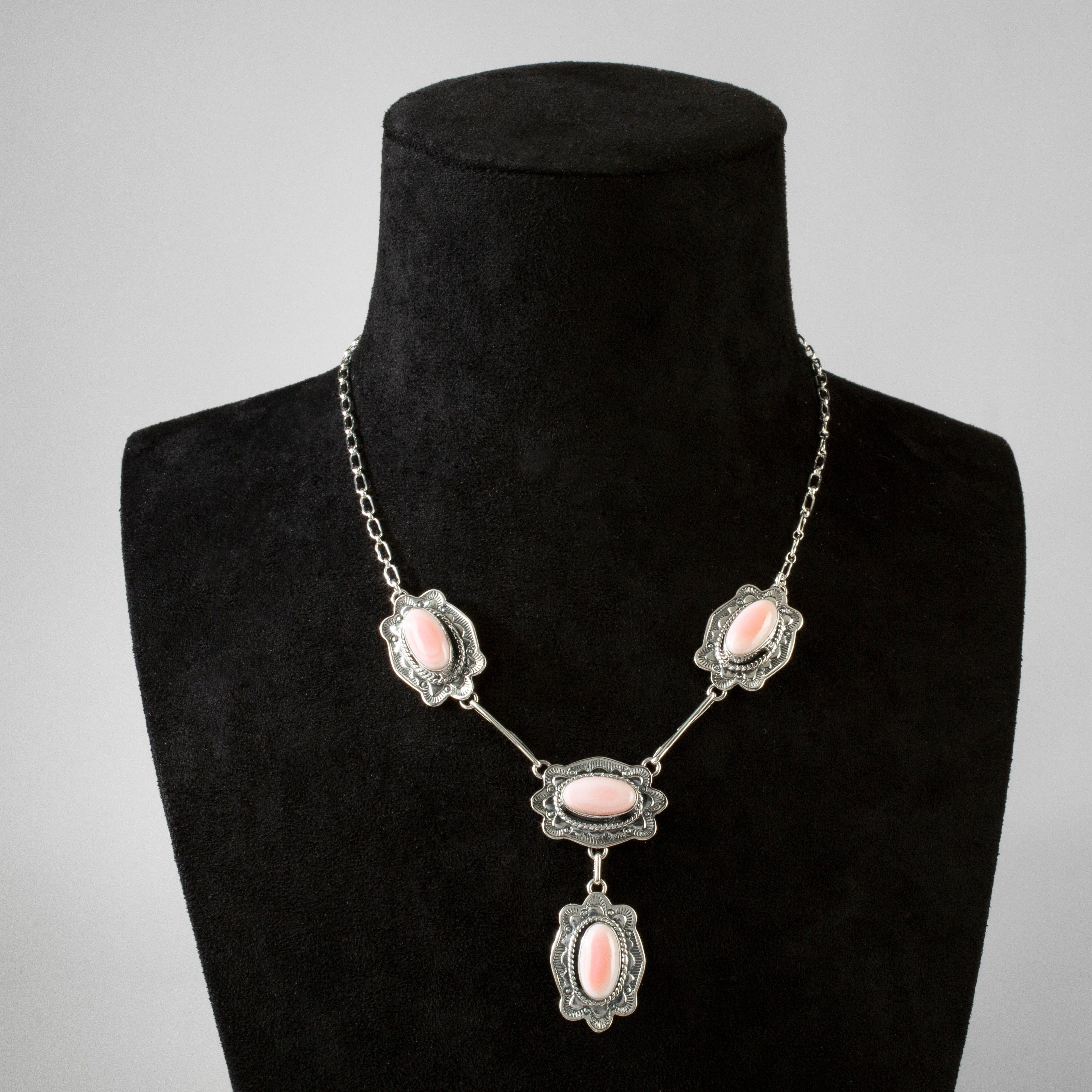 Kalifano Native American Jewelry 18" Joe Piaso Jr. Pink Conch Shell Navajo USA Native American Made 925 Sterling Silver Necklace NAN3200.002
