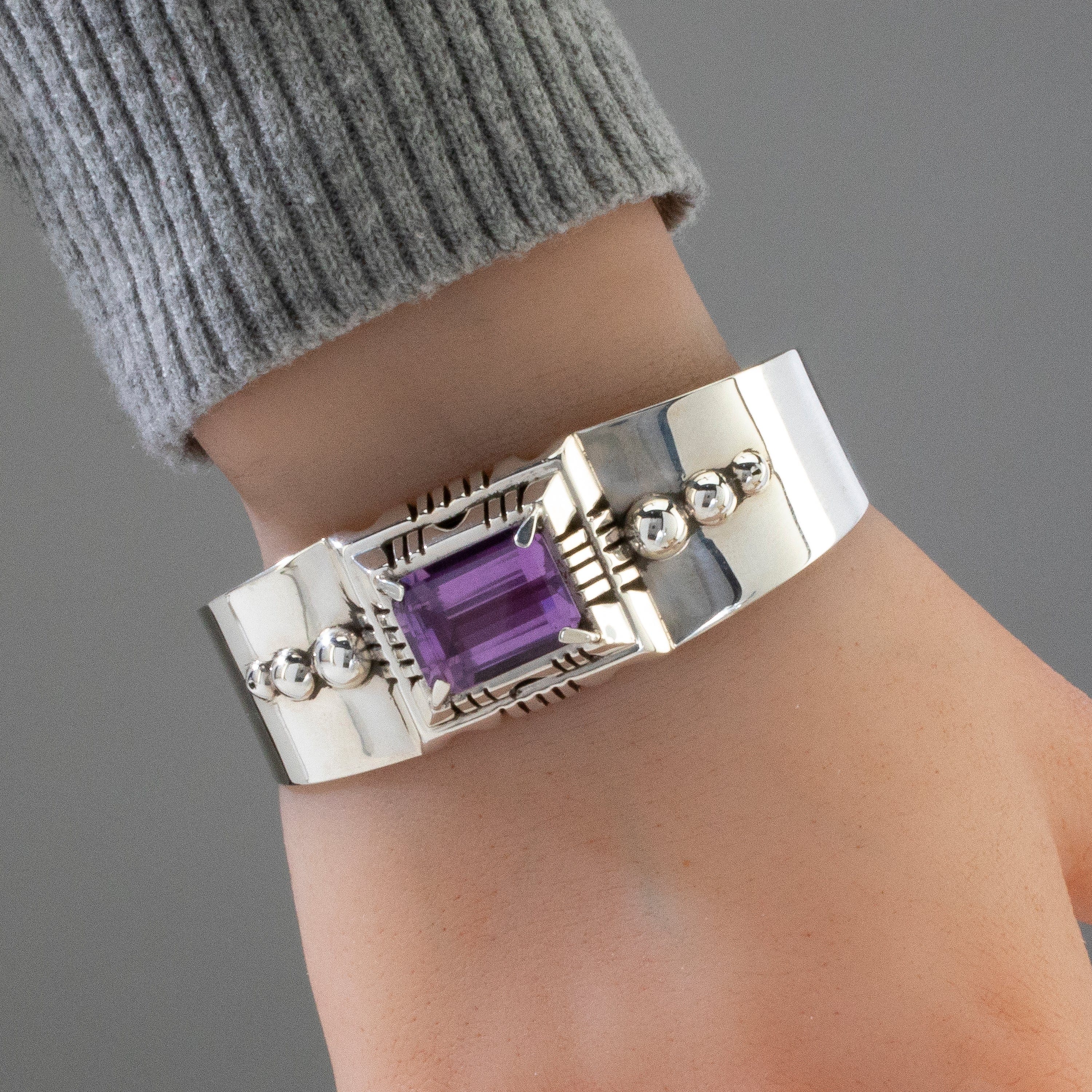 Kalifano Native American Jewelry Amethyst Navajo USA Native American Made 925 Sterling Silver Cuff NAB1200.033