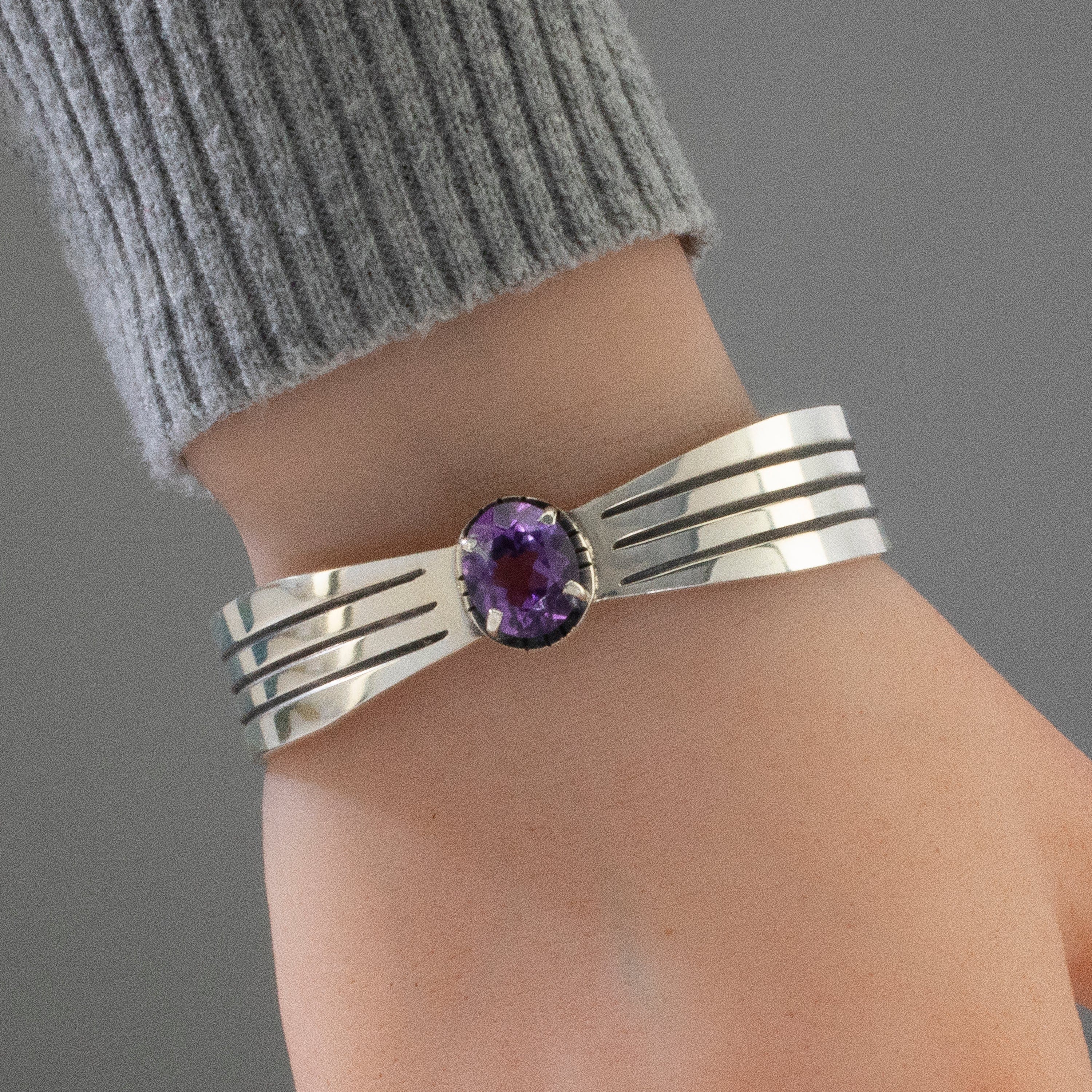 Kalifano Native American Jewelry Amethyst Navajo USA Native American Made 925 Sterling Silver Cuff NAB1200.036