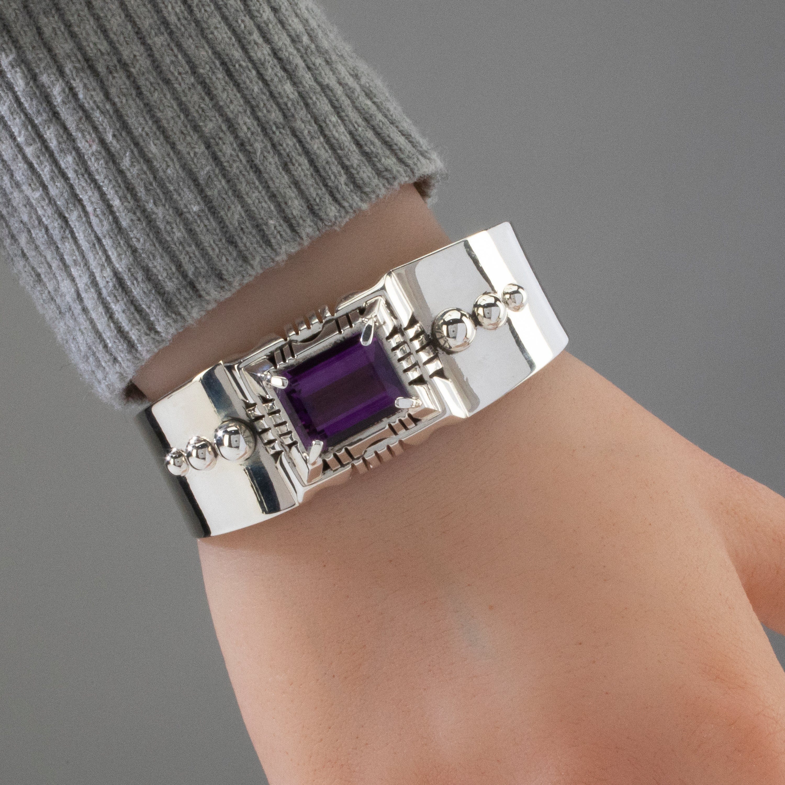 Kalifano Native American Jewelry Amethyst Navajo USA Native American Made 925 Sterling Silver Cuff NAB1400.017