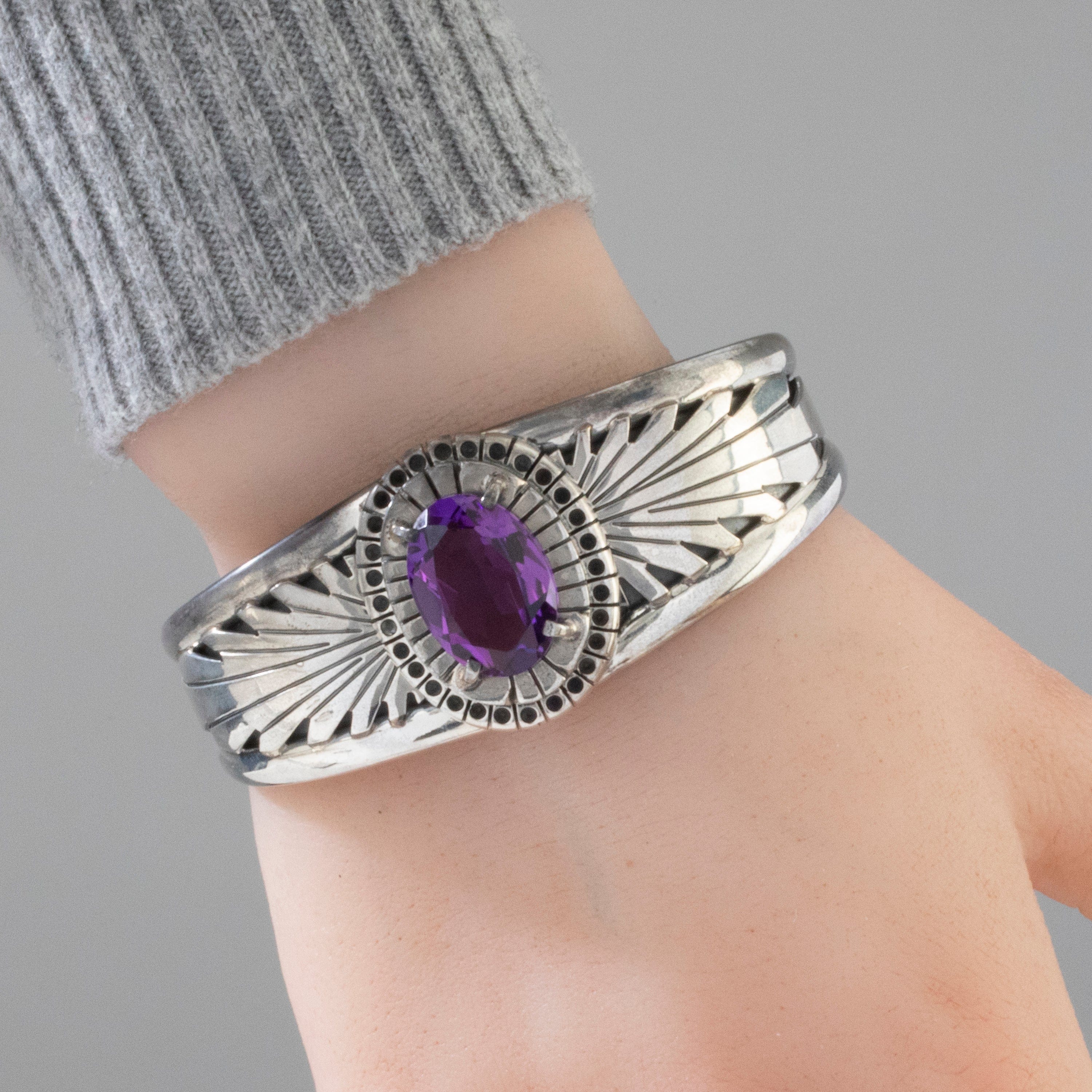 Kalifano Native American Jewelry Amethyst Navajo USA Native American Made 925 Sterling Silver Cuff NAB1800.037