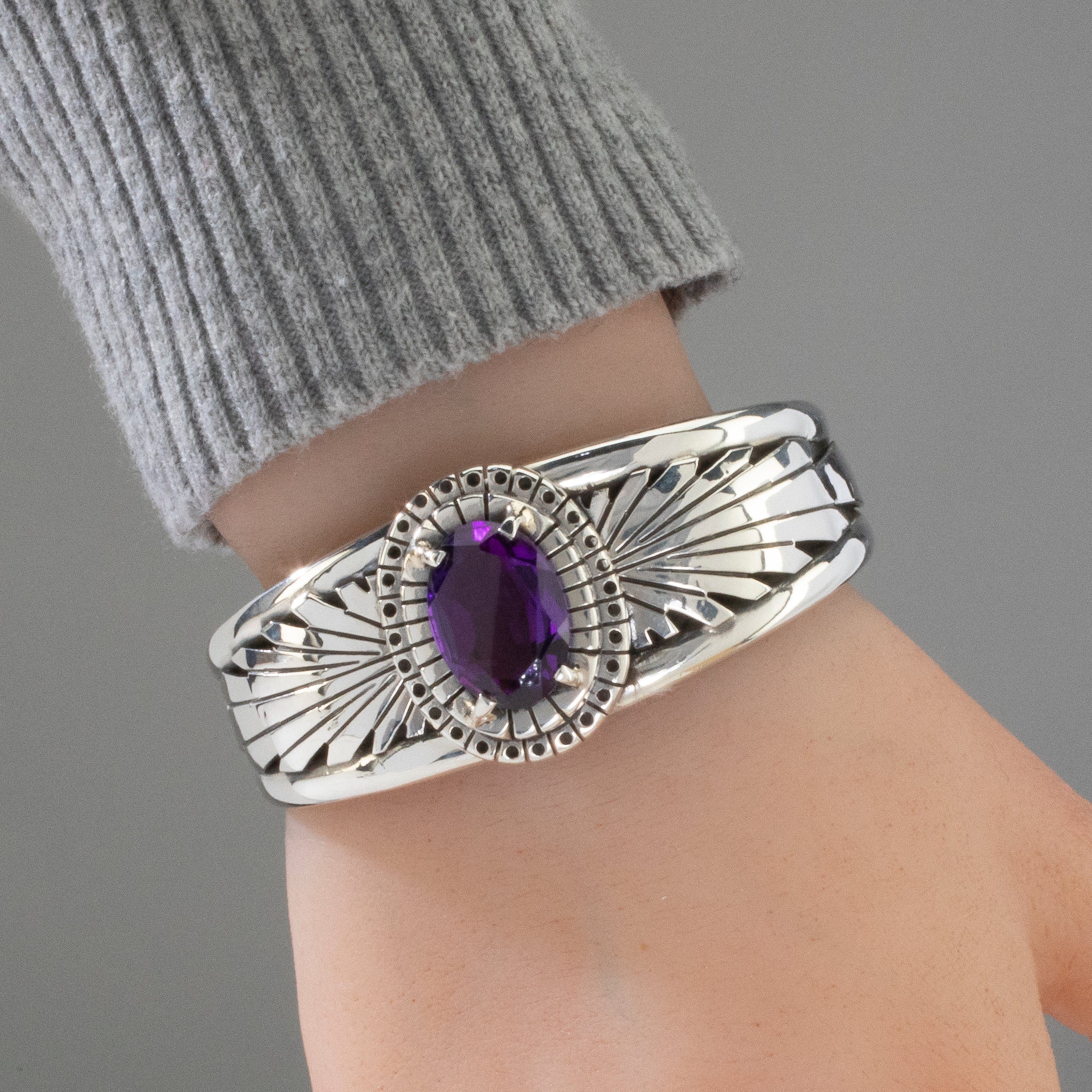 Kalifano Native American Jewelry Amethyst Navajo USA Native American Made 925 Sterling Silver Cuff NAB1900.014