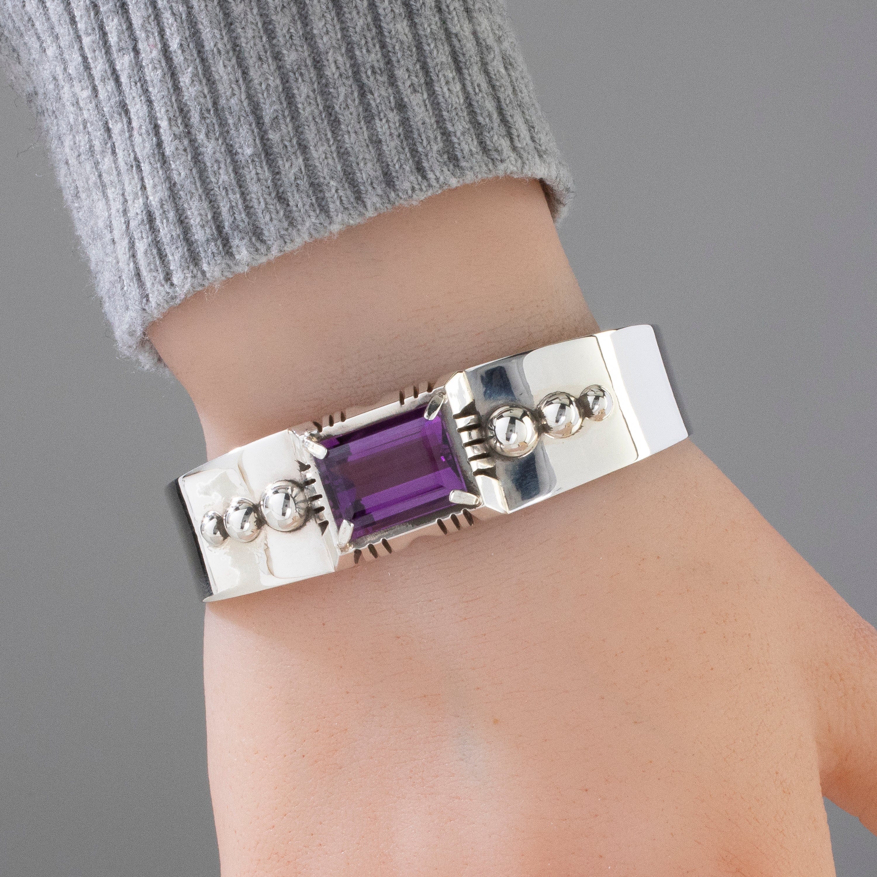 Kalifano Native American Jewelry Amethyst Navajo USA Native American Made 925 Sterling Silver Cuff NAB800.031