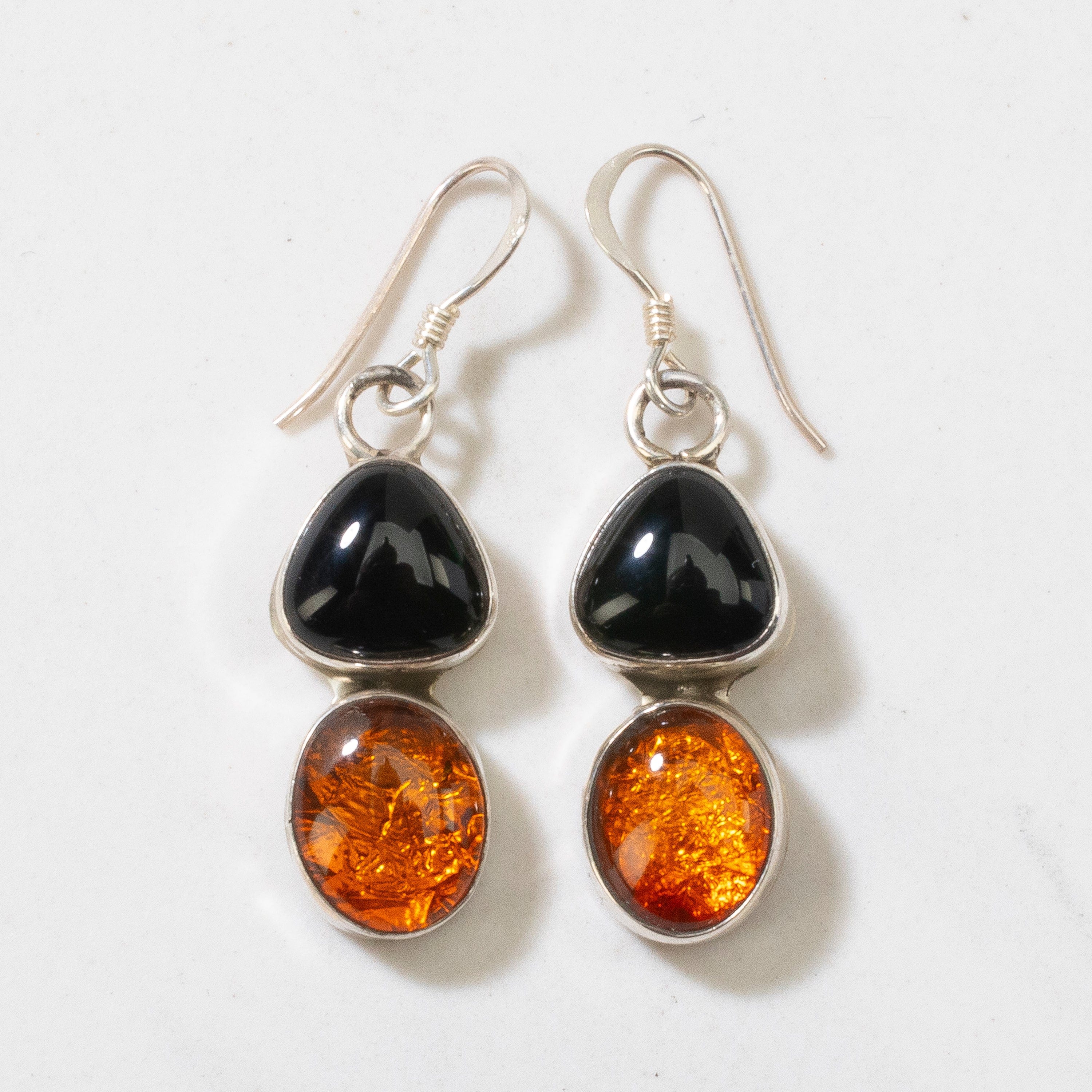 Kalifano Native American Jewelry Baltic Amber & Black Onyx Navajo USA Native American Made 925 Sterling Silver Earrings with French Hook NAE250.009