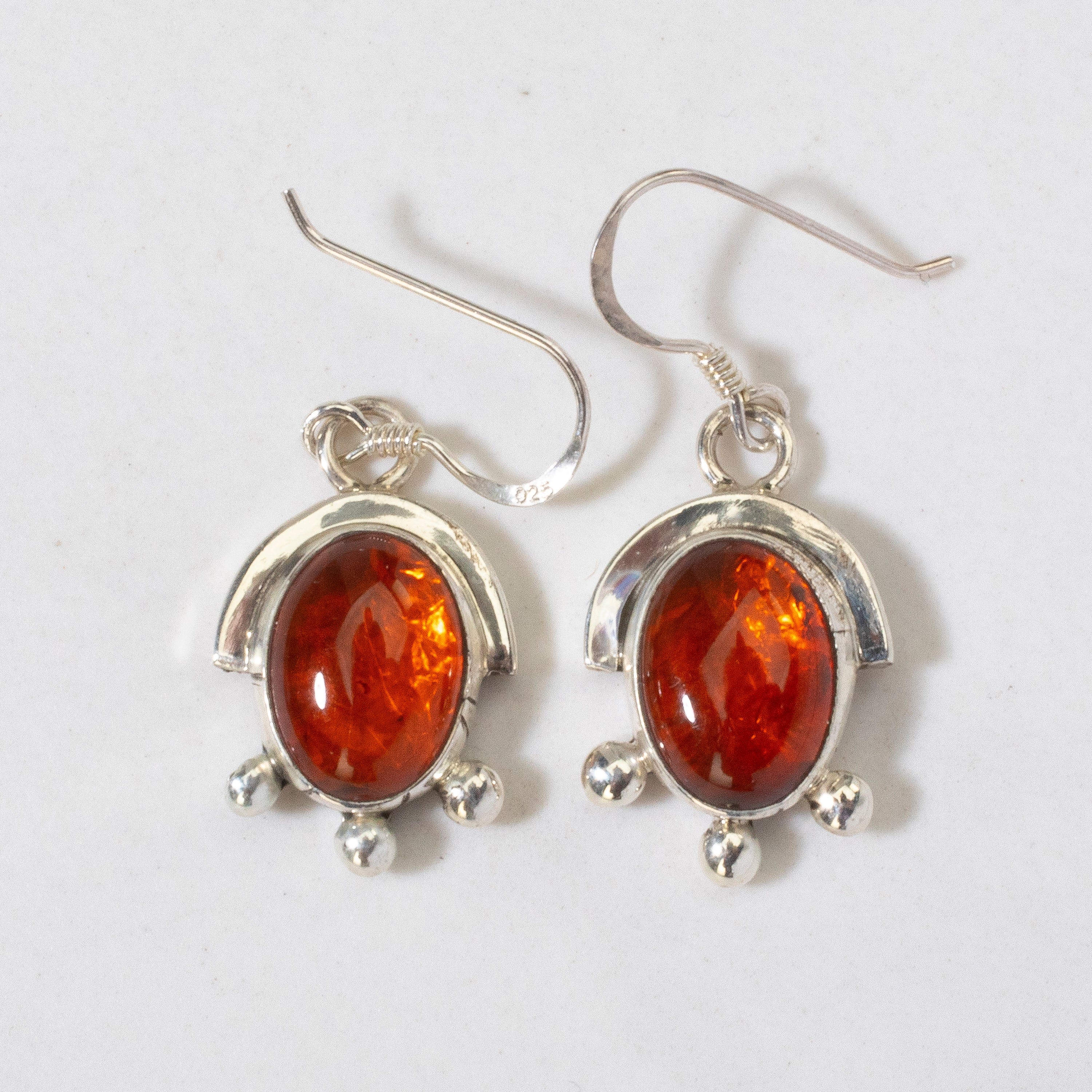 Kalifano Native American Jewelry Baltic Amber Oval Dangle Navajo USA Native American Made 925 Sterling Silver Earrings with French Hook NAE200.016