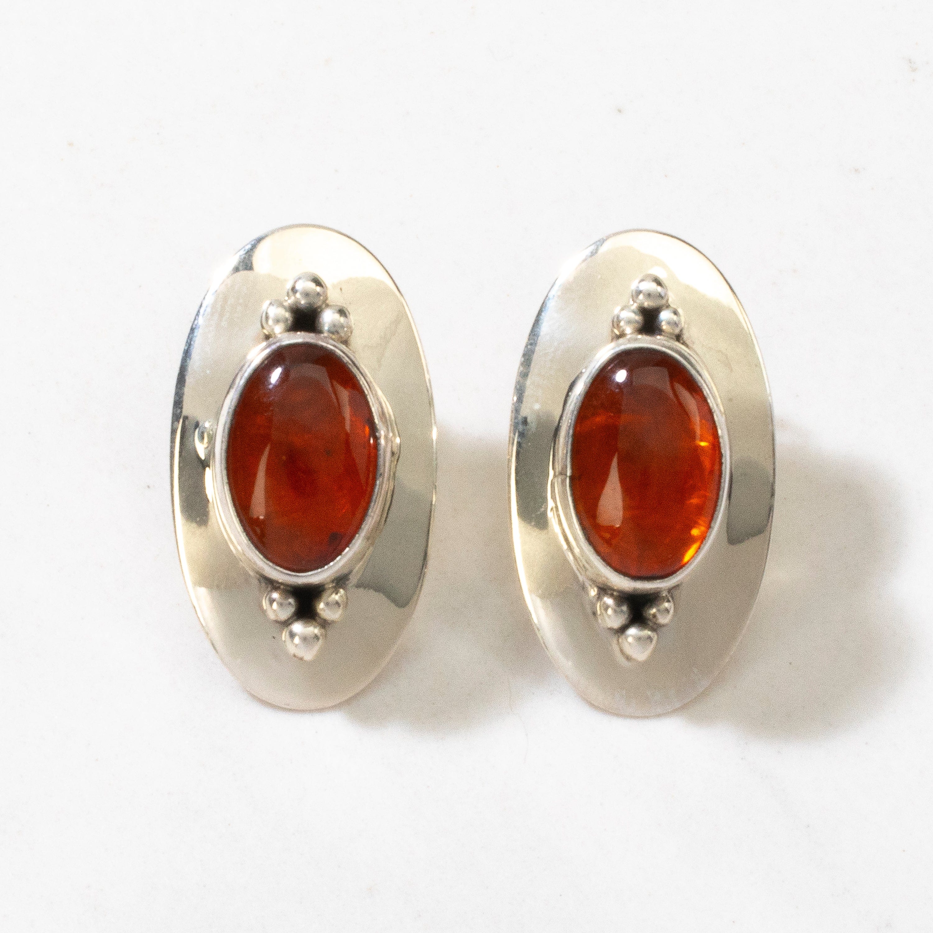 Kalifano Native American Jewelry Baltic Amber Oval Navajo USA Native American Made 925 Sterling Silver Earrings with Stud Backing NAE200.017