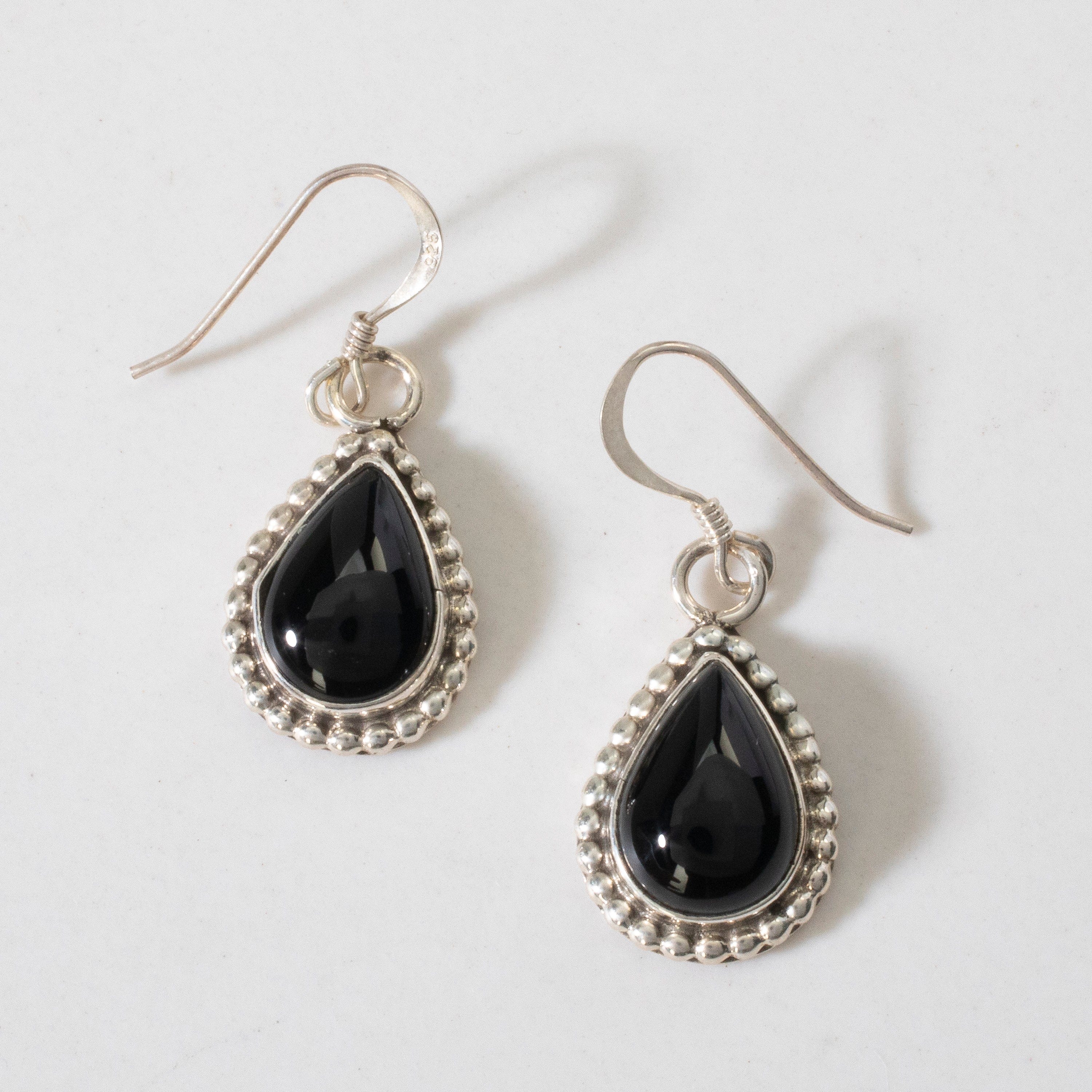 Kalifano Native American Jewelry Black Onyx Teardrop Navajo USA Native American Made 925 Sterling Silver Earrings with French Hook NAE180.002