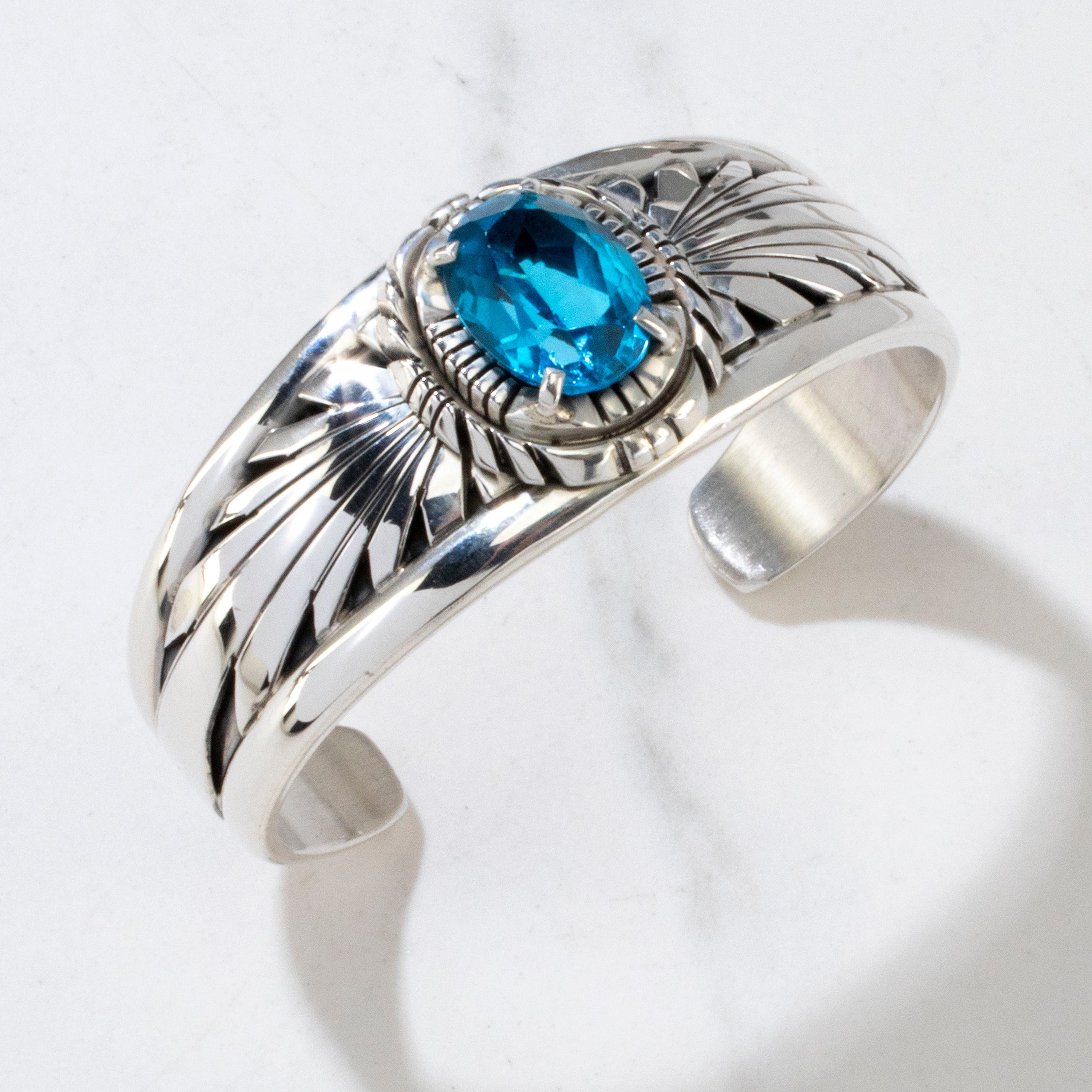 Kalifano Native American Jewelry Blue Topaz Navajo USA Native American Made 925 Sterling Silver Cuff NAB2000.004