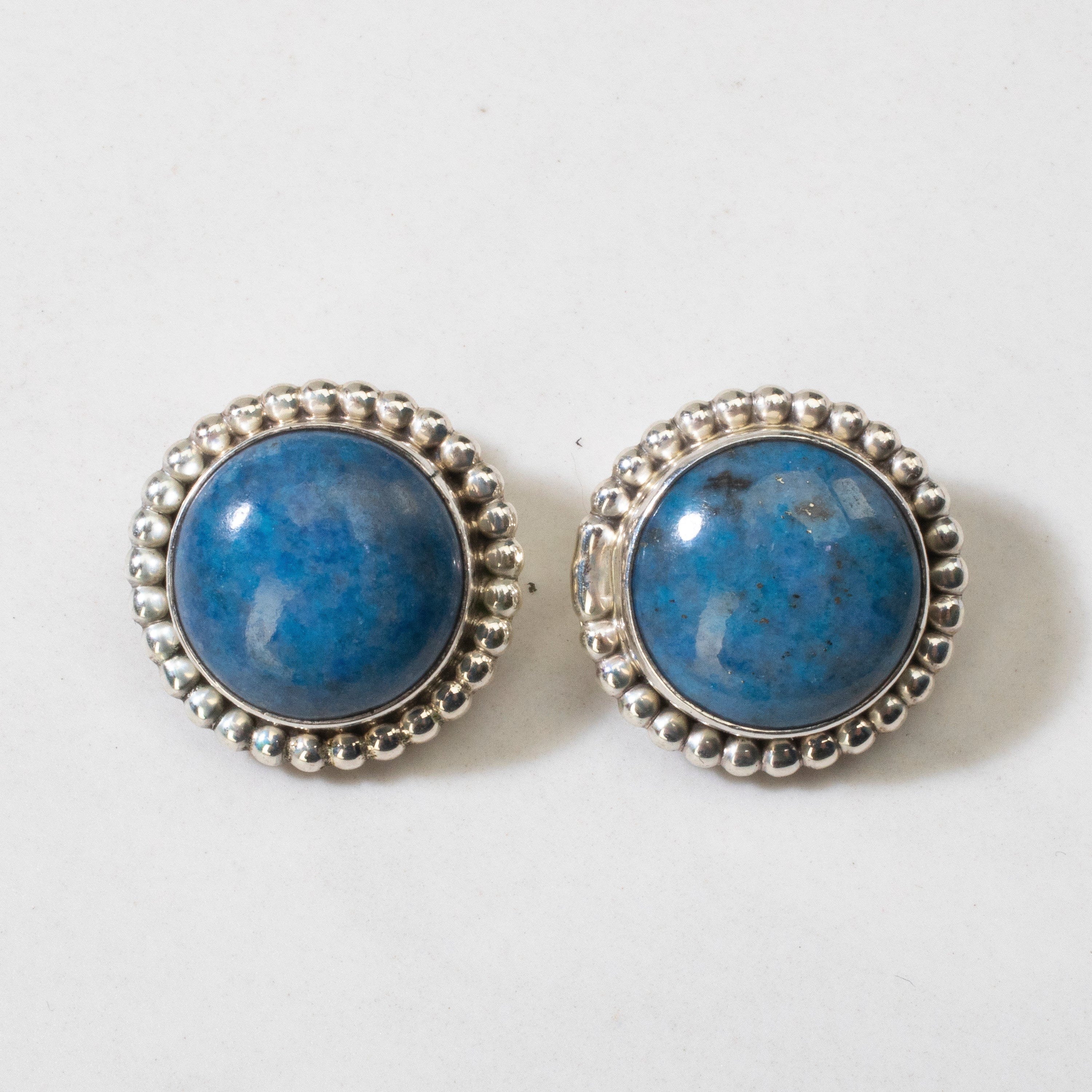 Kalifano Native American Jewelry Denim Lapis Round Navajo USA Native American Made 925 Sterling Silver Earrings with Clip On Backing NAE300.031