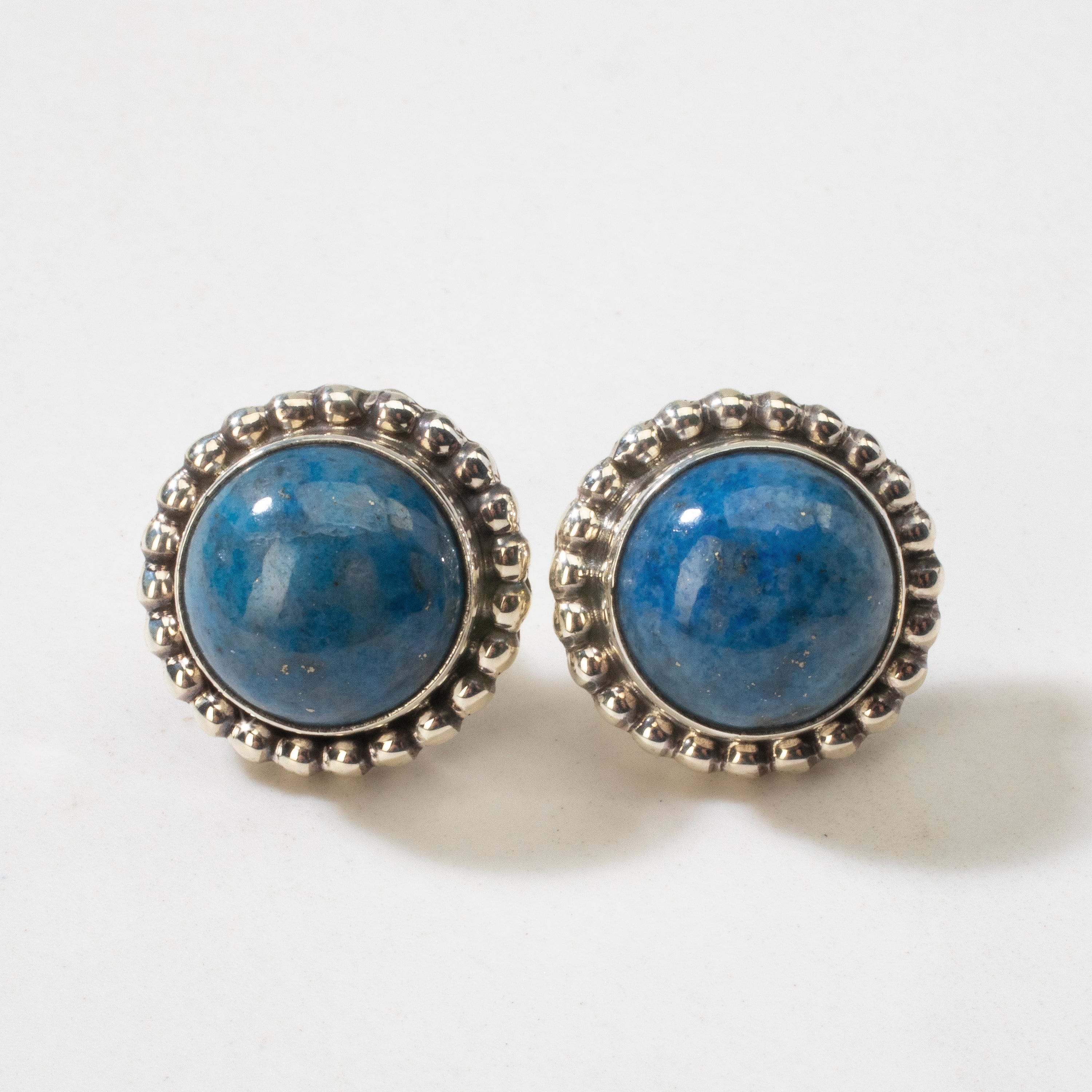 Kalifano Native American Jewelry Denim Lapis Round Navajo USA Native American Made 925 Sterling Silver Earrings with Stud Backing NAE300.035