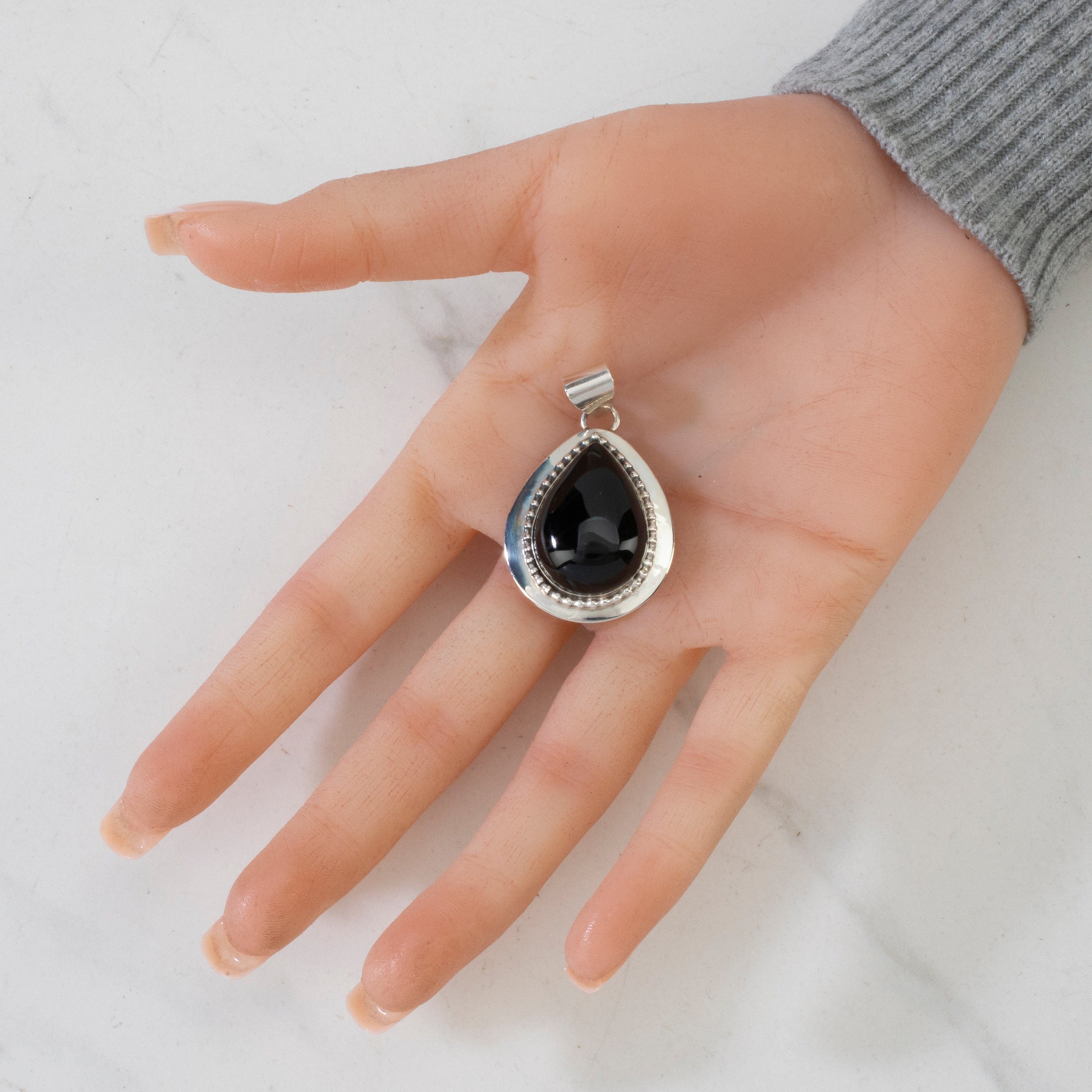 Kalifano Native American Jewelry Ella Peter Black Onyx Navajo Teardrop USA Native American Made 925 Sterling Silver Pendant NAN300.013
