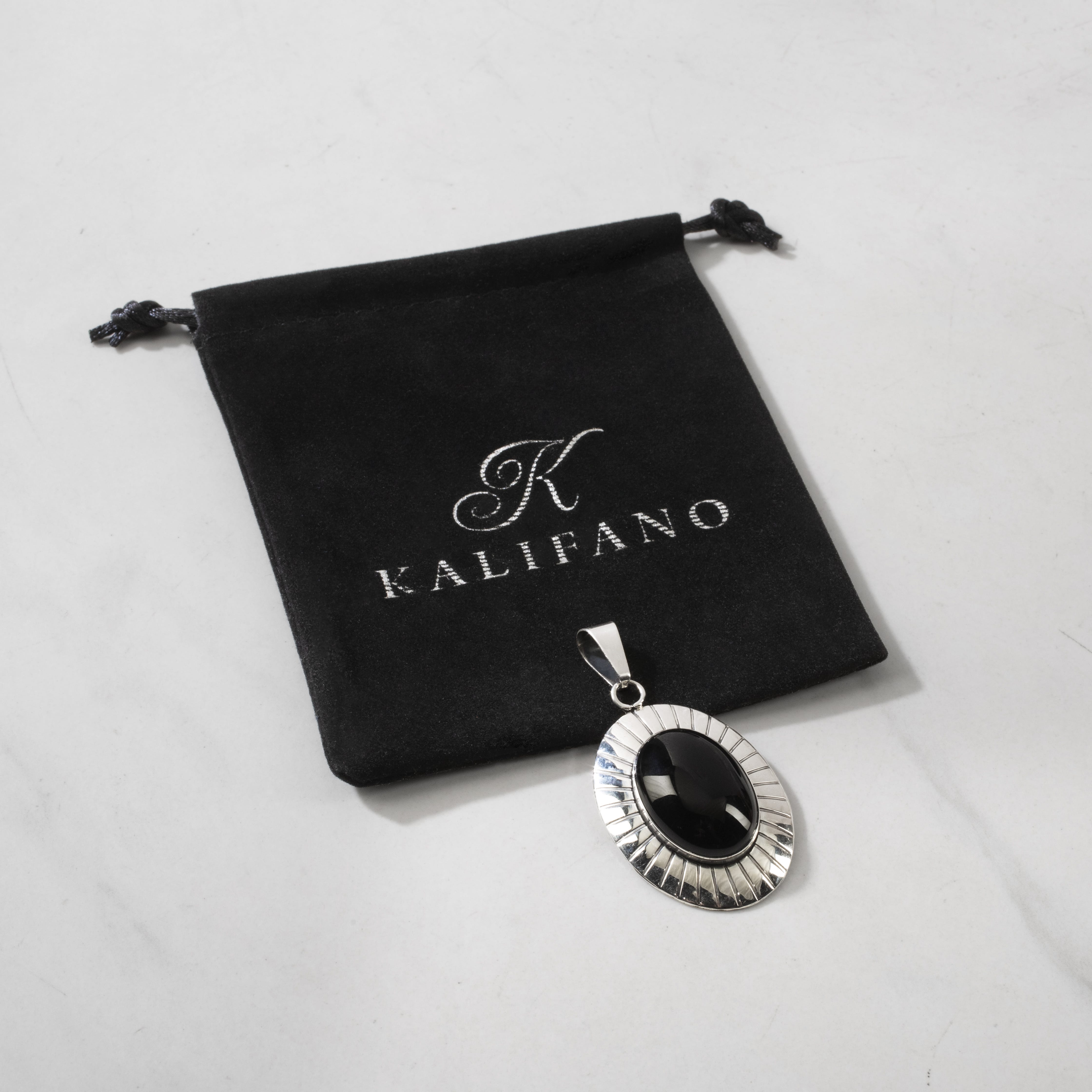 Kalifano Native American Jewelry Ella Peter Black Onyx Navajo USA Native American Made 925 Sterling Silver Pendant NAN400.026