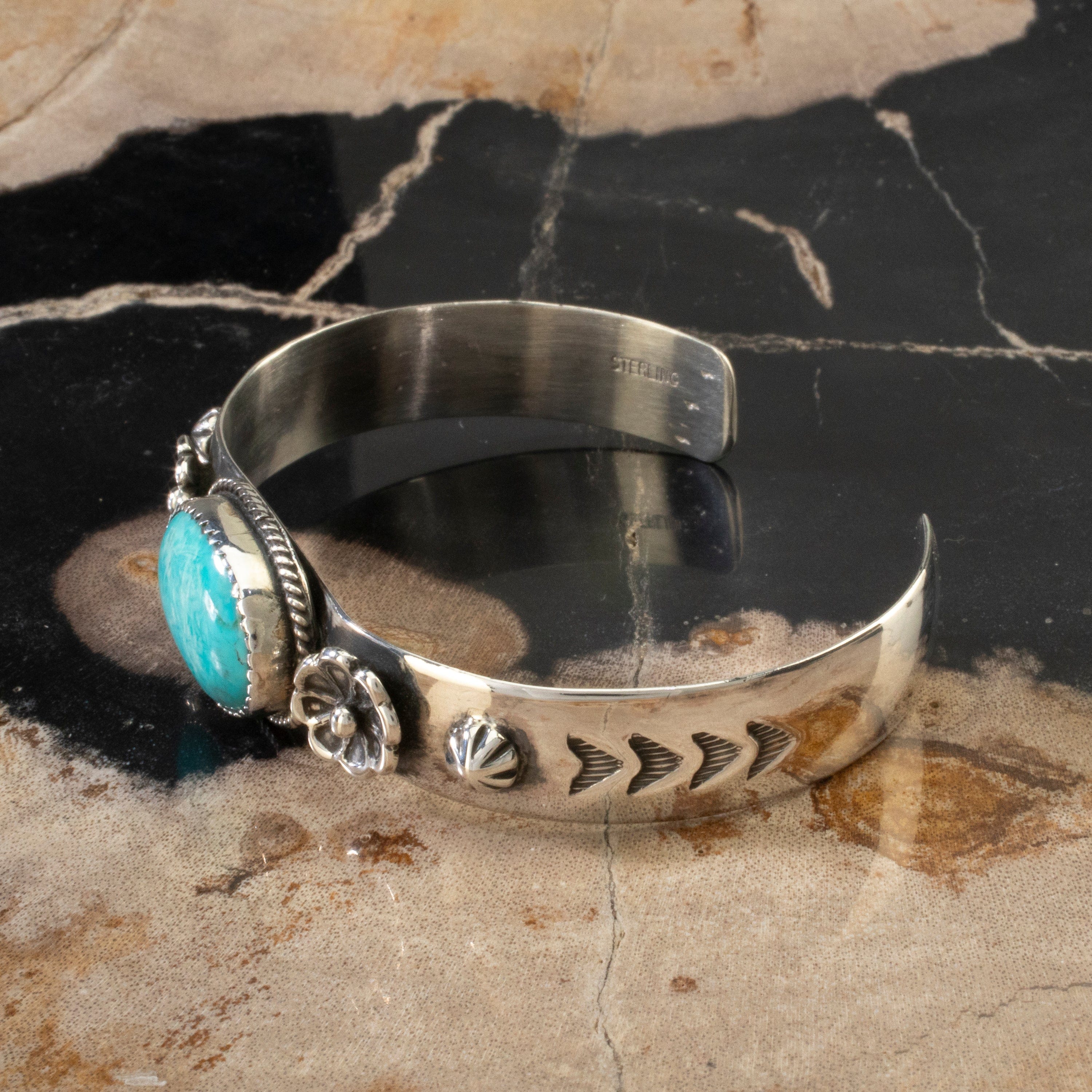 Kalifano Native American Jewelry Joe Piaso Jr. King Manassa Turquoise Navajo USA Native American Made 925 Sterling Silver Cuff NAB900.034