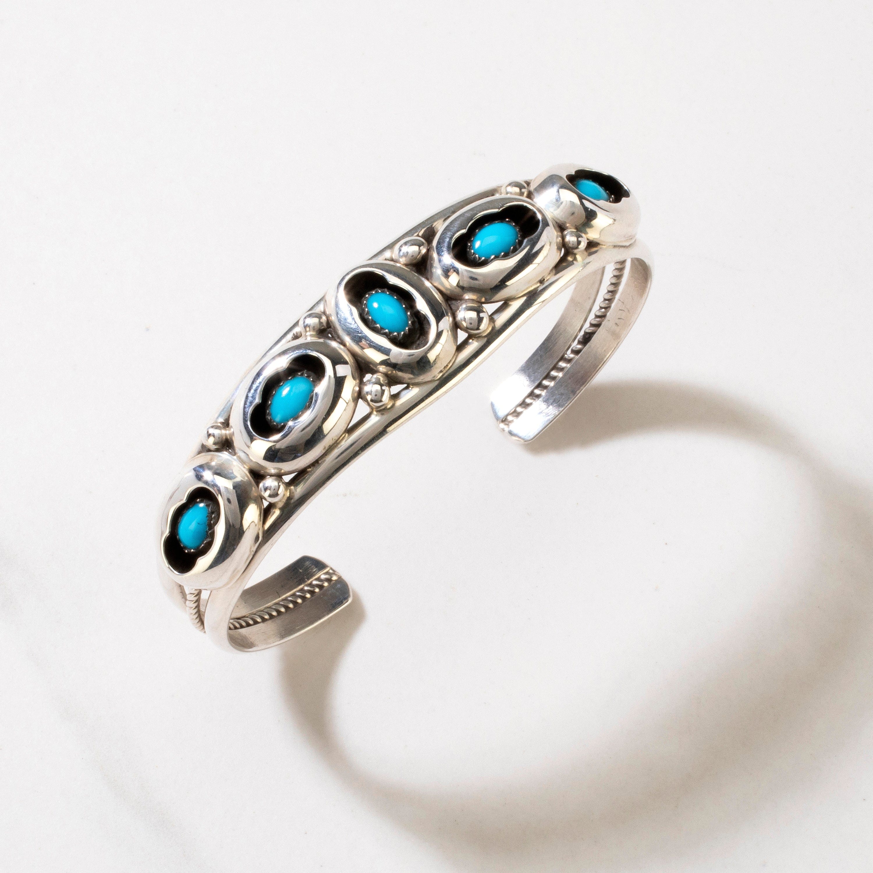 Kalifano Native American Jewelry Kathleen Chavez Sleeping Beauty Turquoise Navajo USA Native American Made 925 Sterling Silver Cuff NAB800.010