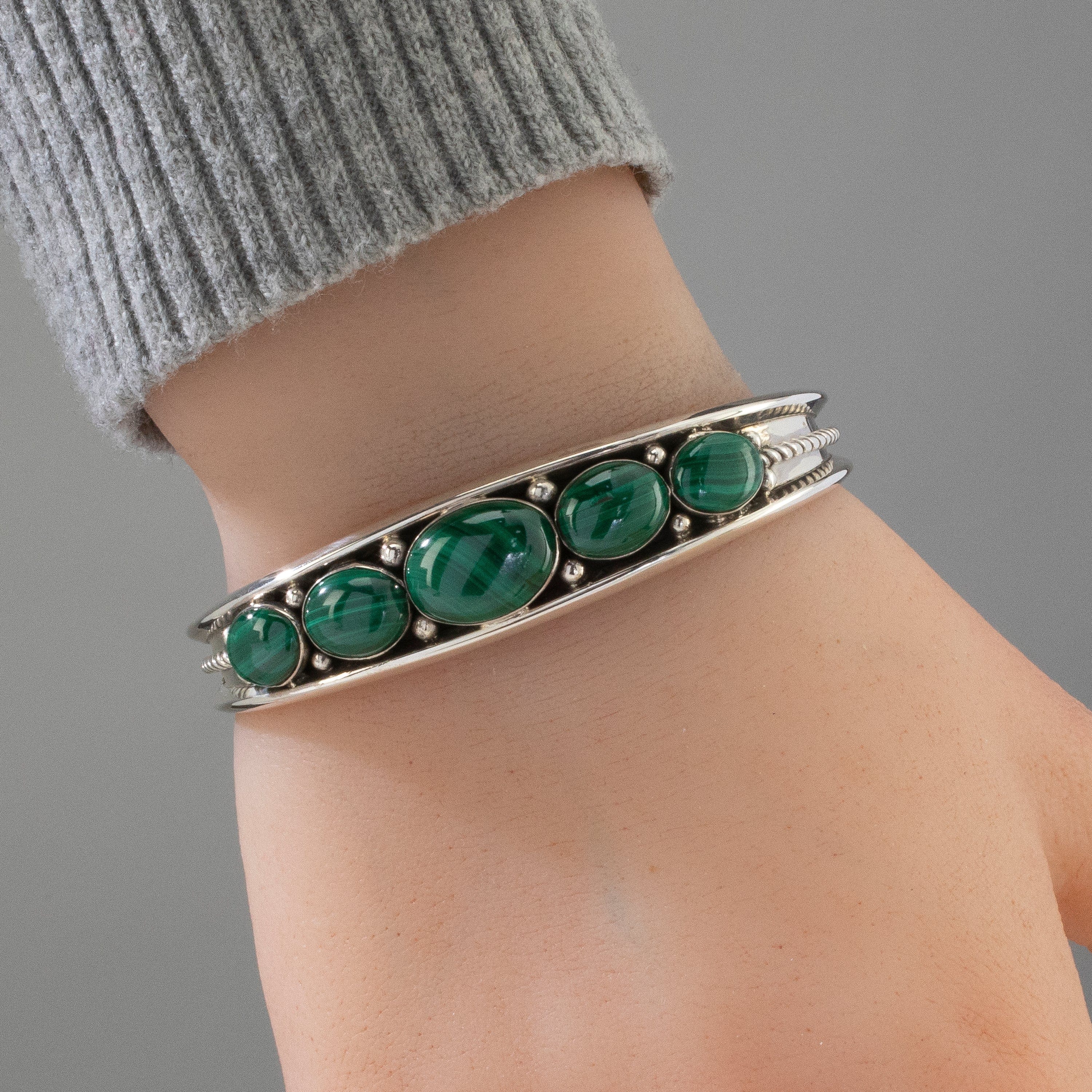 Kalifano Native American Jewelry L. Sheka Malachite Navajo USA Native American Made 925 Sterling Silver Cuff NAB900.049