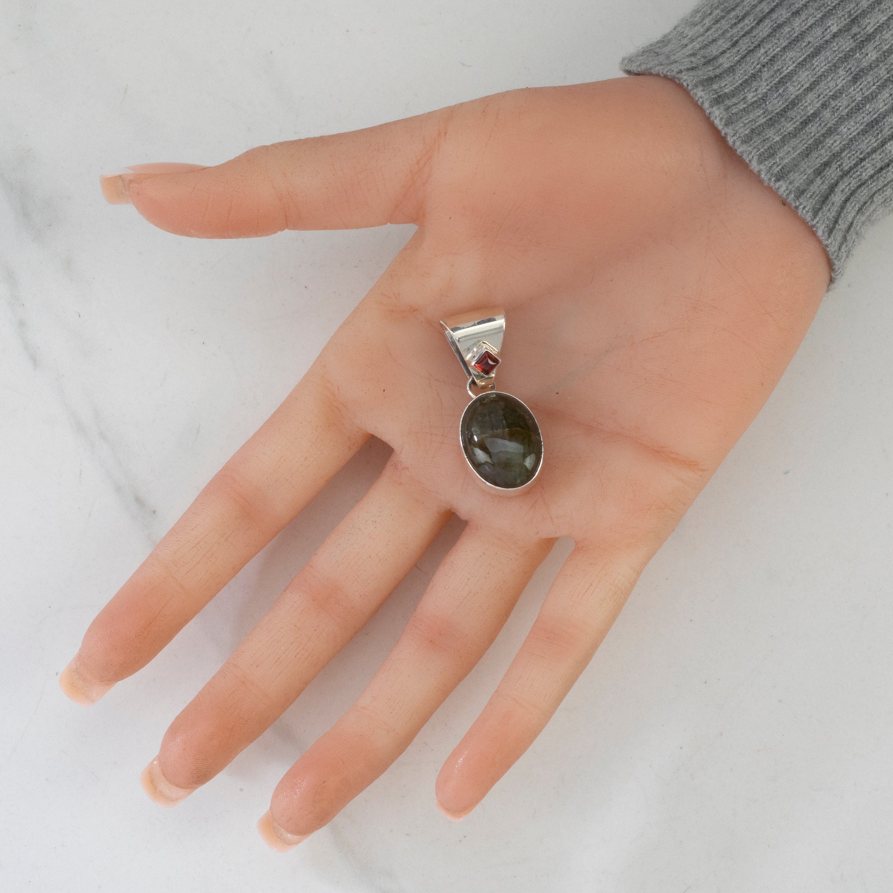 Kalifano Native American Jewelry Labradorite & Amber Navajo USA Native American Made 925 Sterling Silver Pendant NAN300.012
