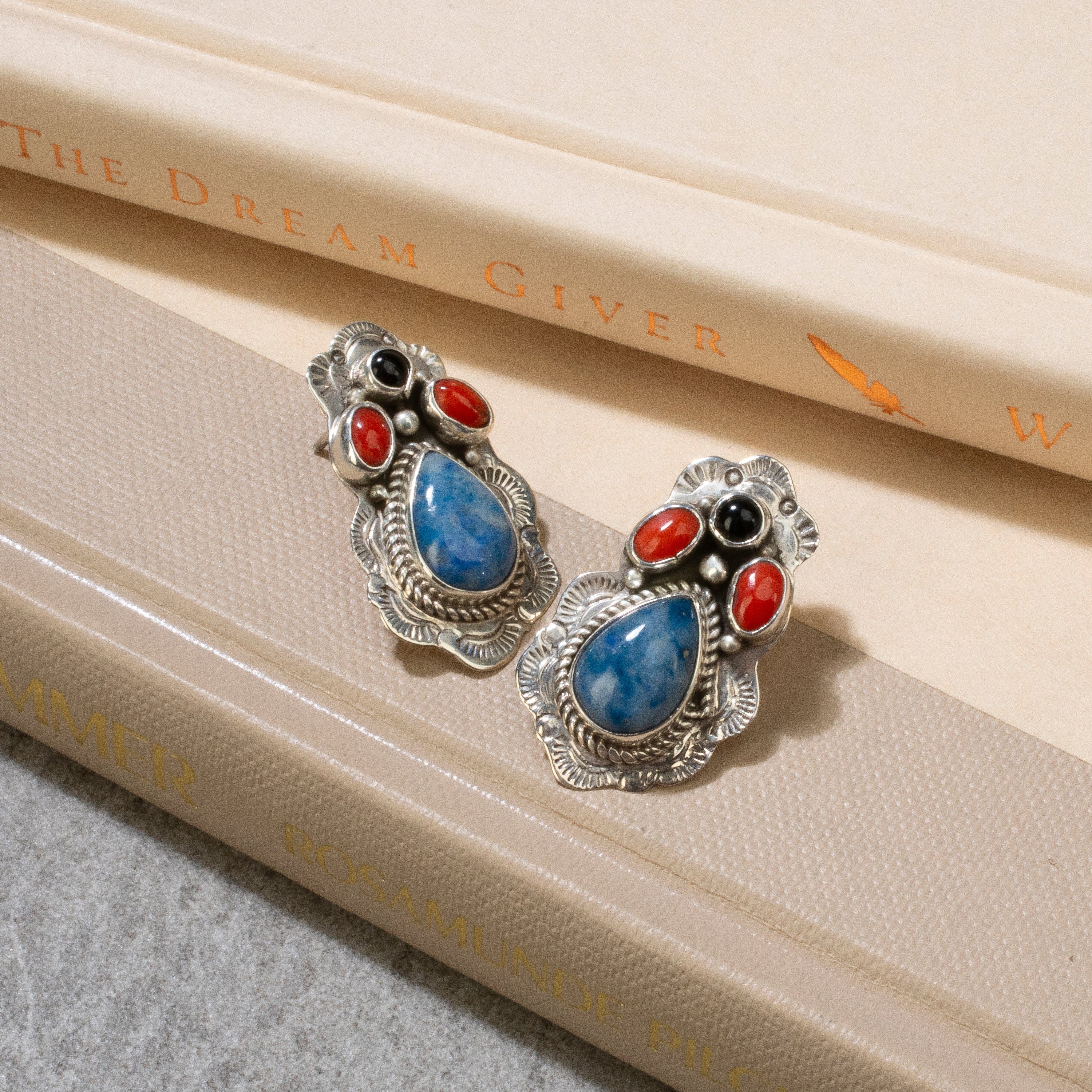 Kalifano Native American Jewelry Lapis, Red Coral, & Black Onyx Navajo USA Native American Made 925 Sterling Silver Earrings with Stud Backing NAE500.011