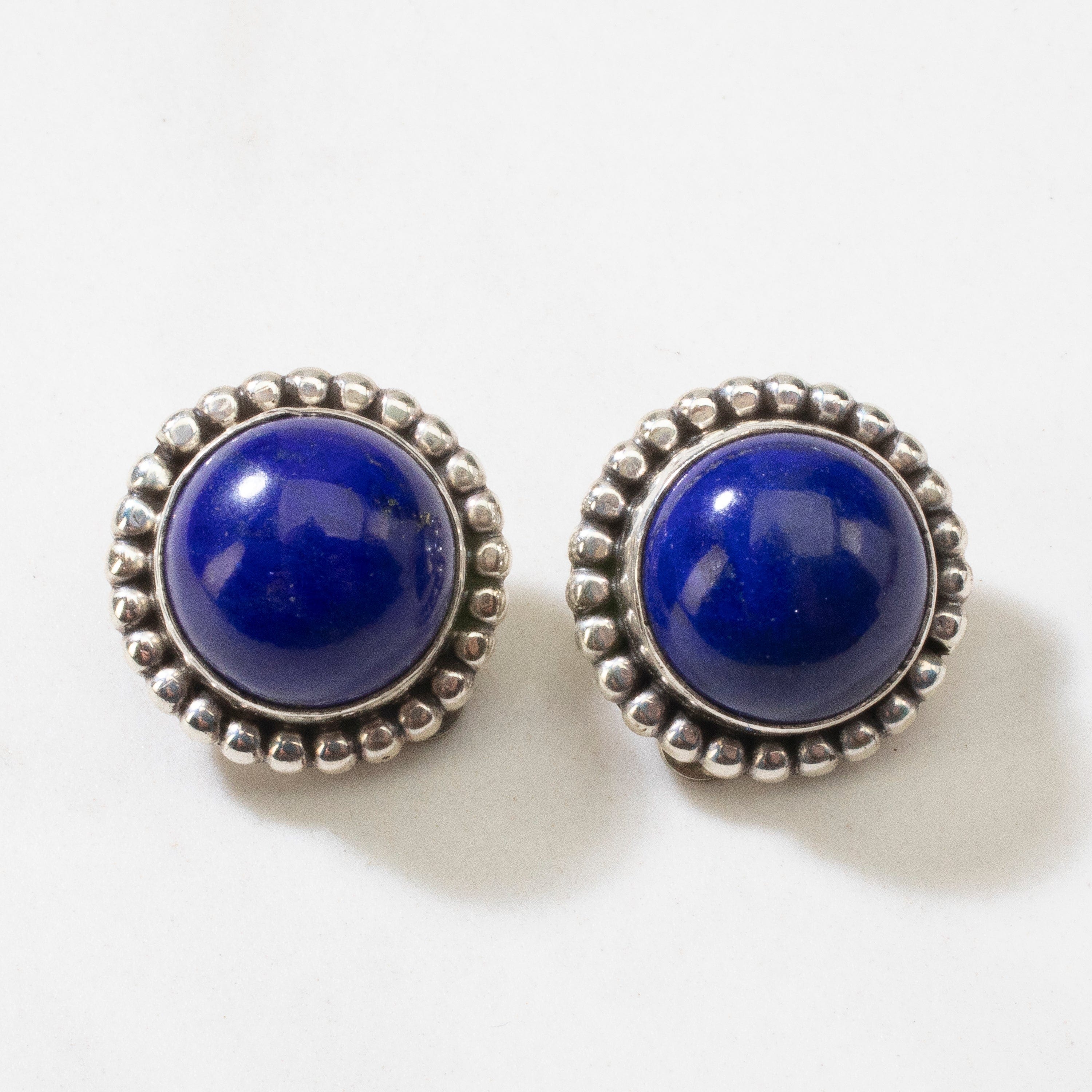 Kalifano Native American Jewelry Lapis Round Navajo USA Native American Made 925 Sterling Silver Earrings with Clip On Backing NAE300.032