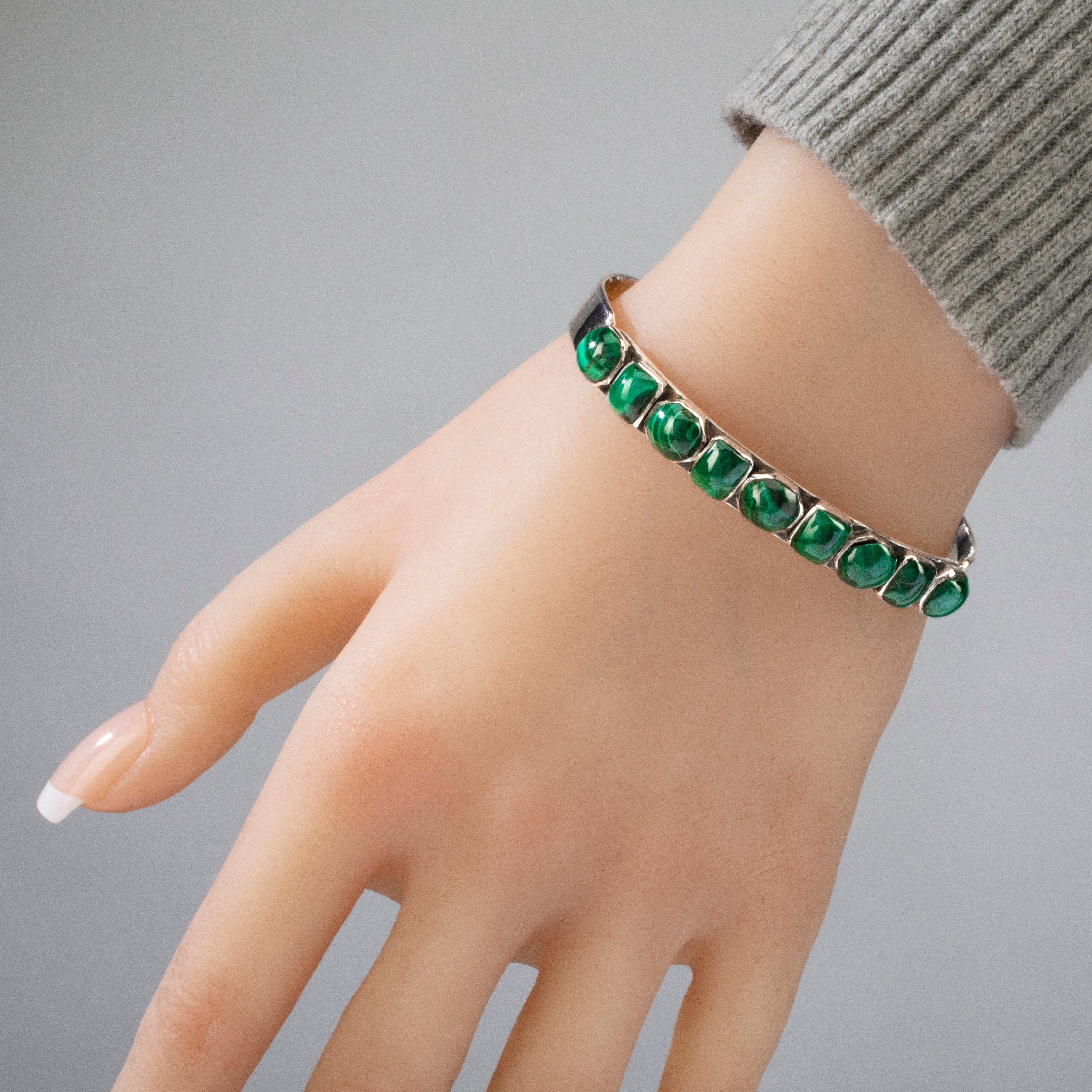 Kalifano Native American Jewelry Malachite USA Native American Made 925 Sterling Silver Cuff NAB900.055
