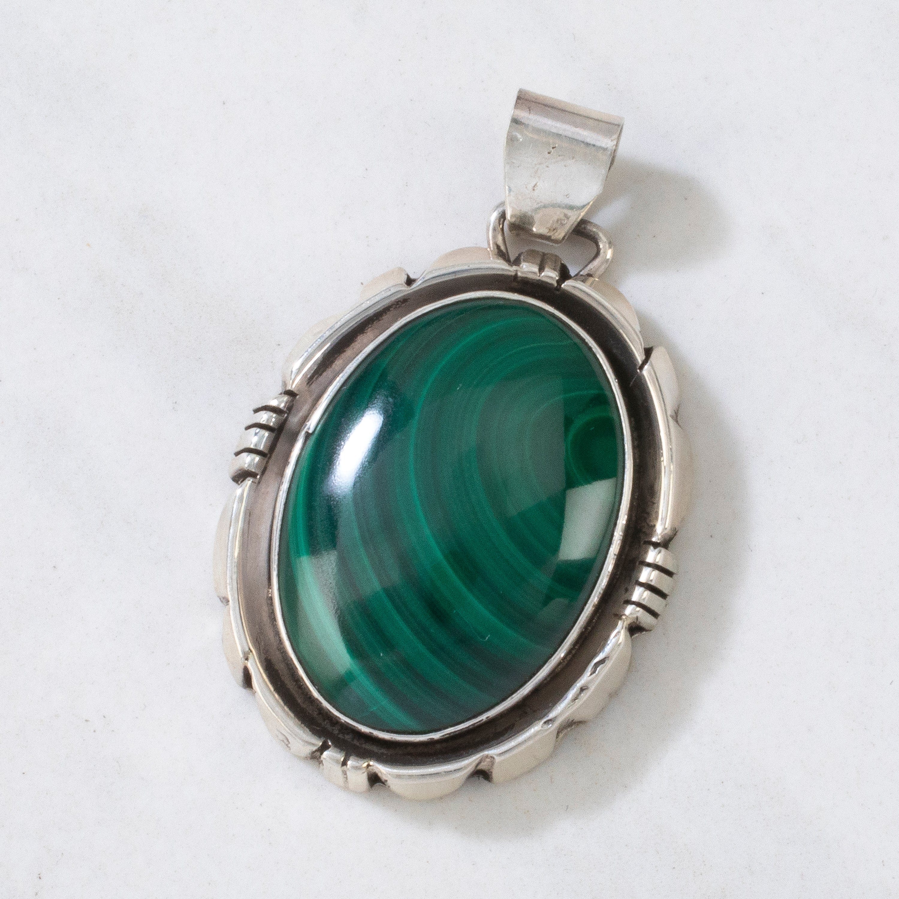 Kalifano Native American Jewelry Malachite USA Native American Made 925 Sterling Silver Pendant NAN400.018