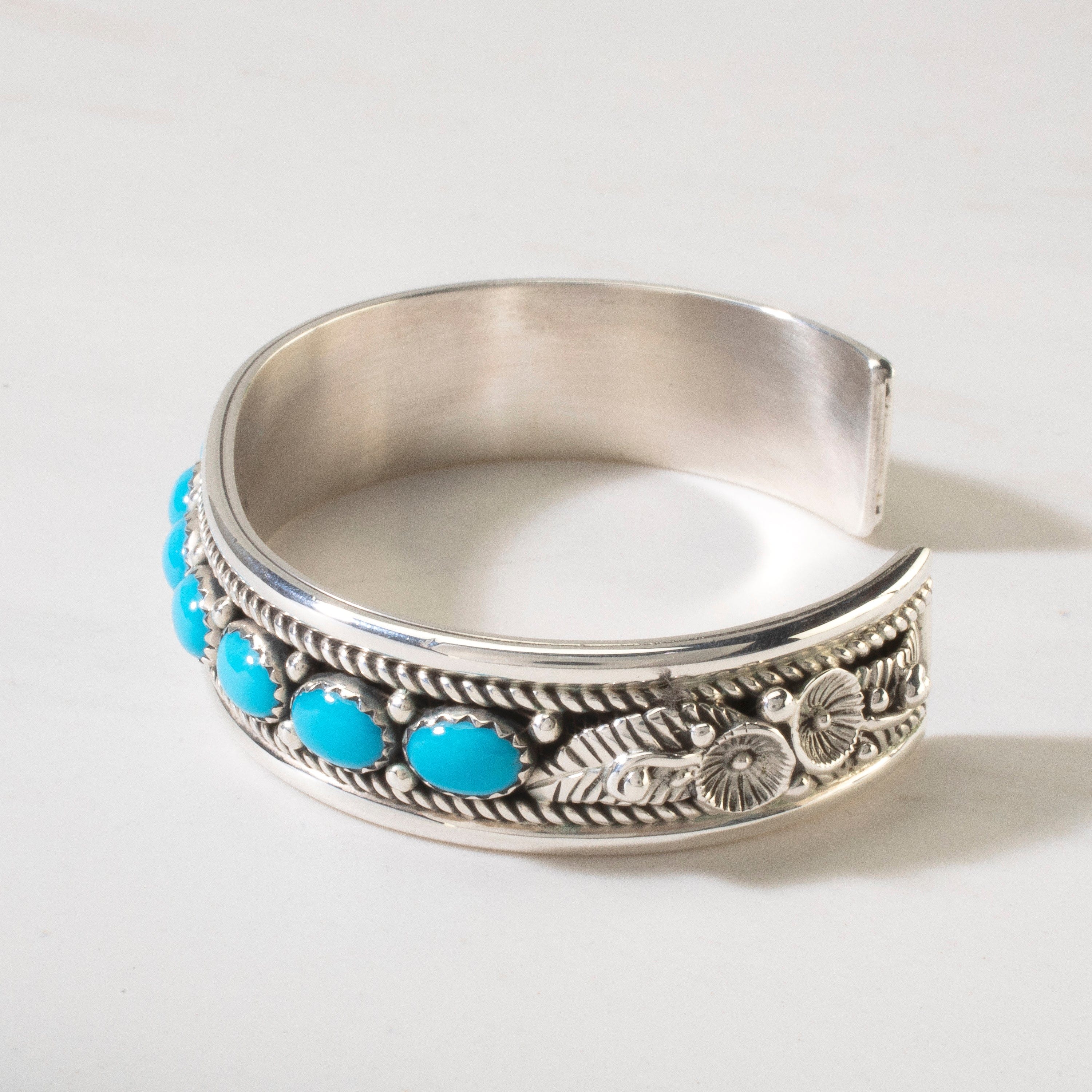 Beautiful Bracelets Made in the USA | Bridal diamond jewellery, Diamond  bracelet design, Gold jewelry stores