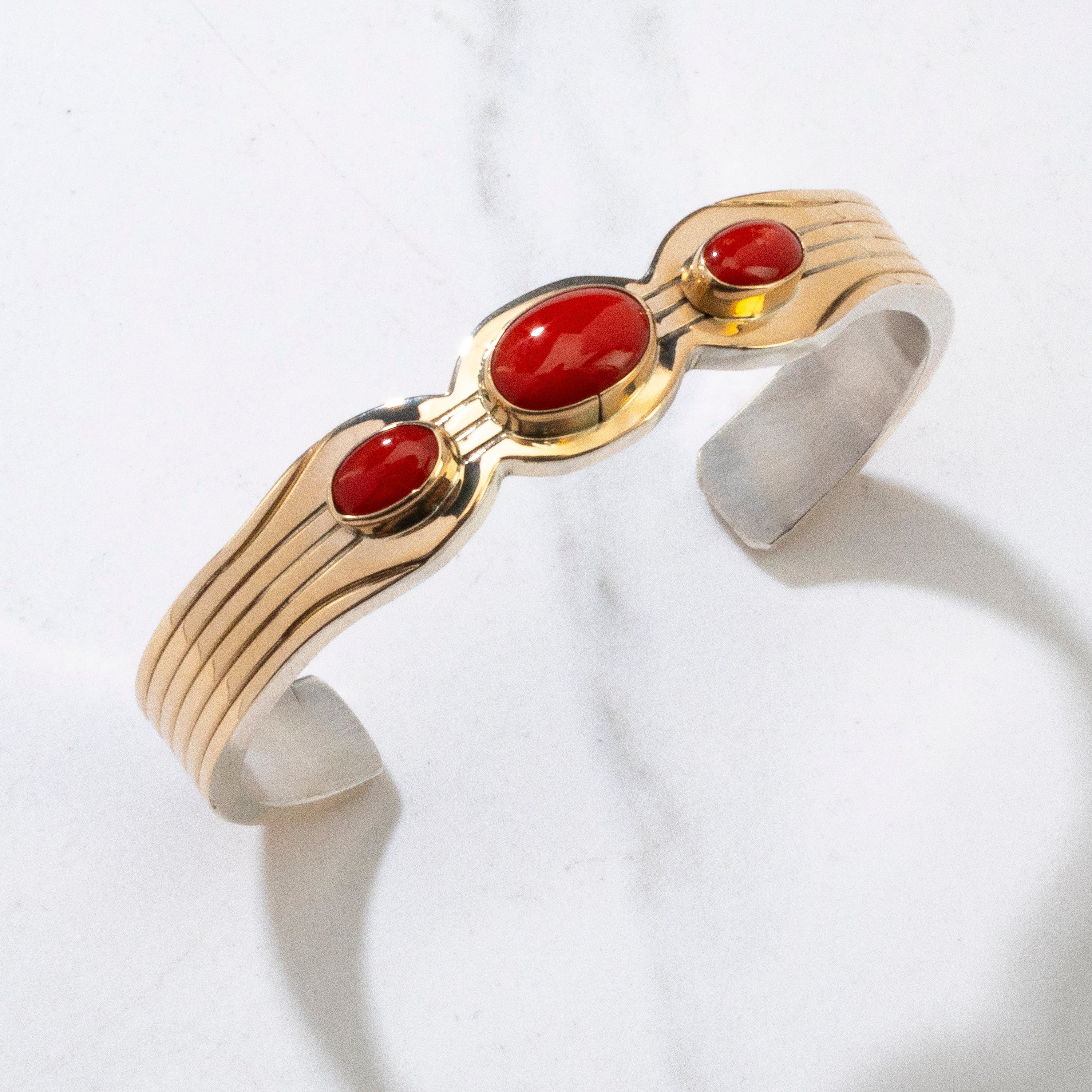 Kalifano Native American Jewelry Ray Bennett Coral & 14K Gold Navajo USA Native American Made 925 Sterling Silver Cuff NAB4800.002