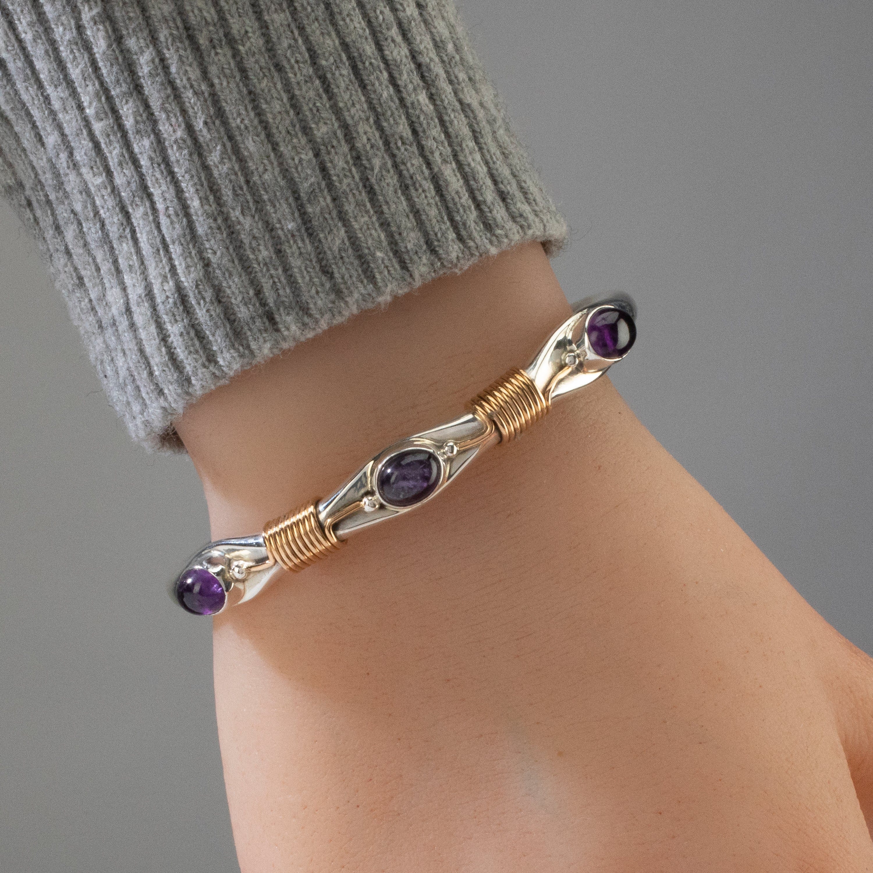 Kalifano Native American Jewelry Russell Sam Amethyst Navajo USA Native American Made 12K Gold Filled & 925 Sterling Silver Cuff NAB1400.016