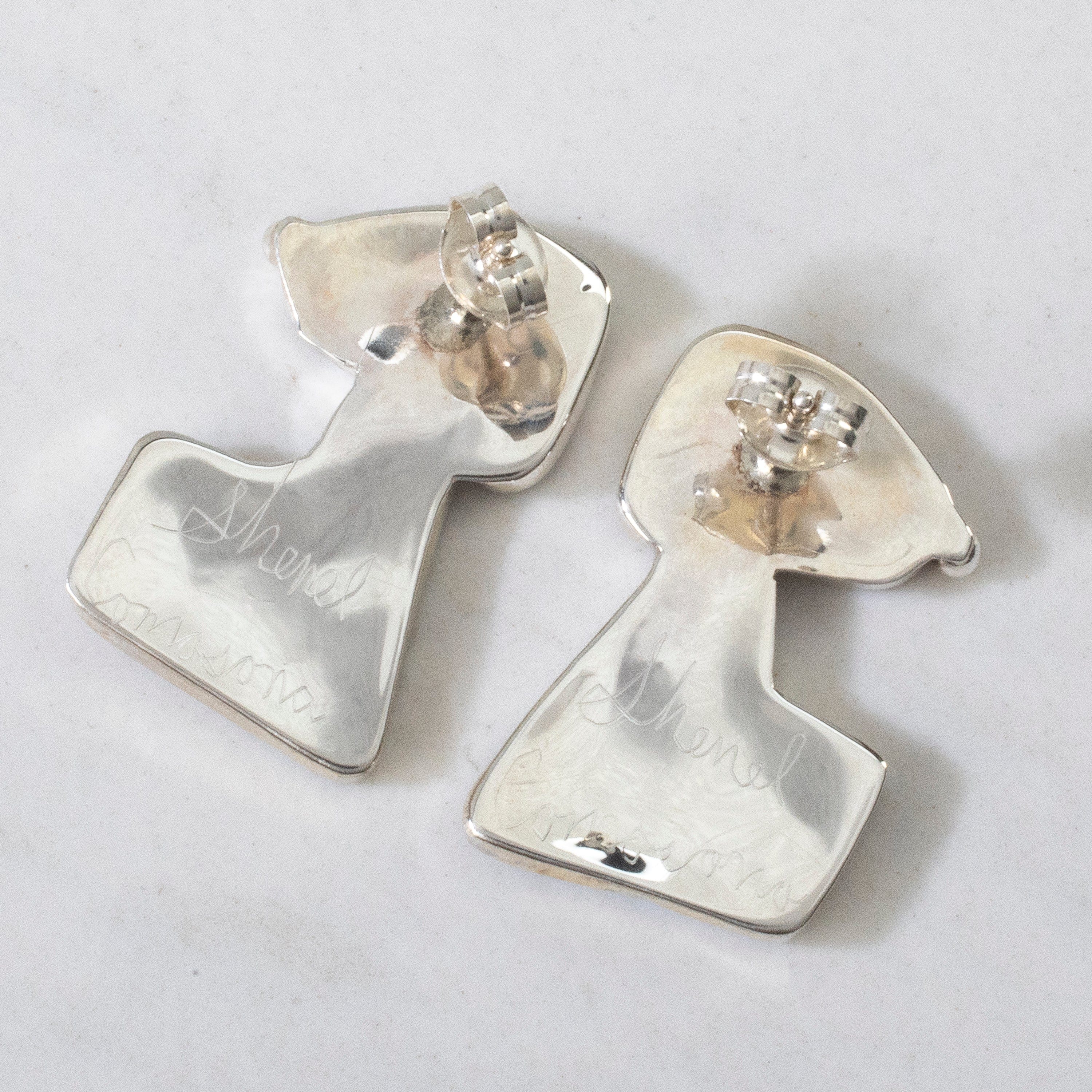 Kalifano Native American Jewelry Shenel Comosona Multi Gem Snoopy USA Zuni Native American Made 925 Sterling Silver Earrings with Stud Backing NAE400.056