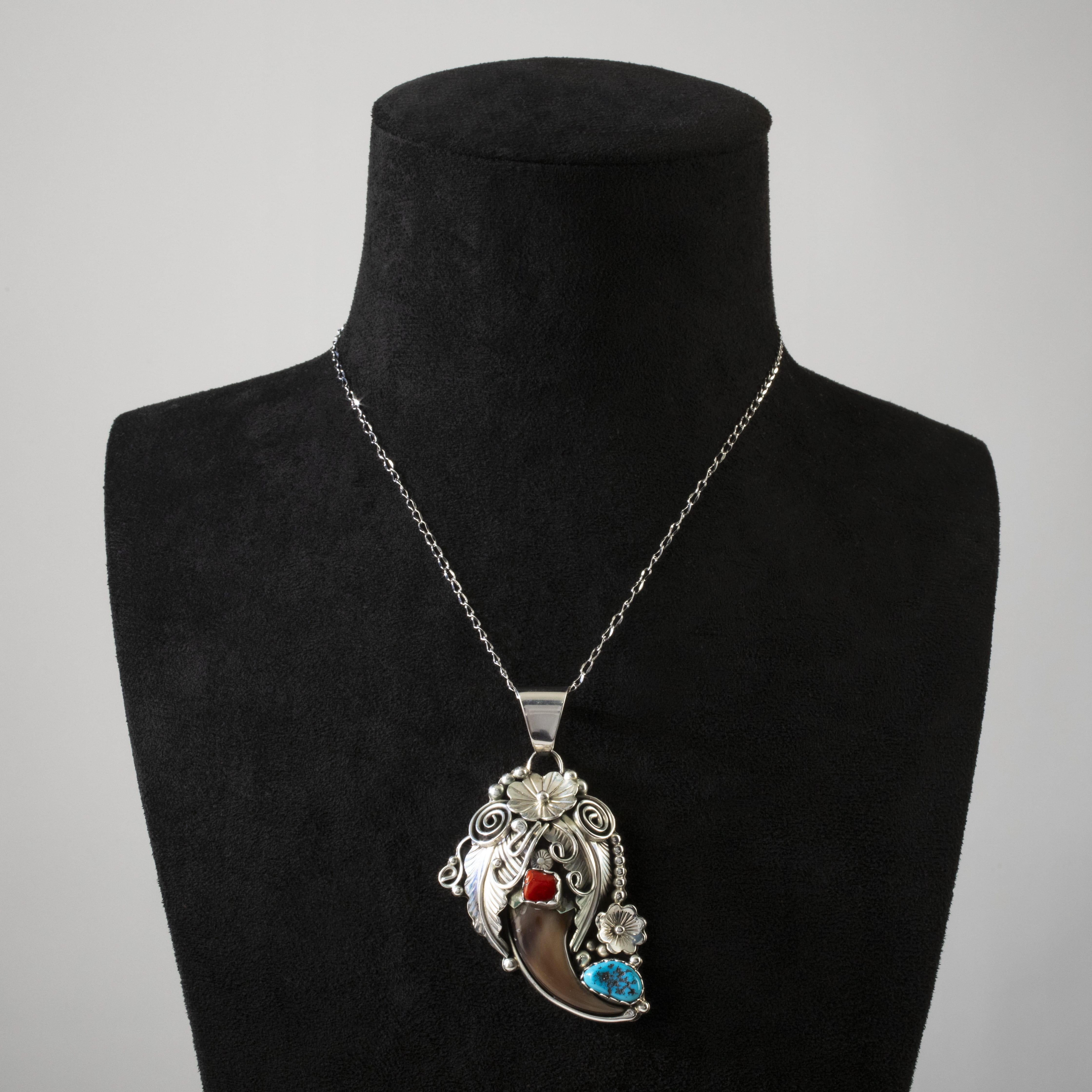 Kalifano Native American Jewelry Sleeping Beauty & Coral Bear Claw Navajo USA Native American Made 925 Sterling Silver Pendant NAN2400.021