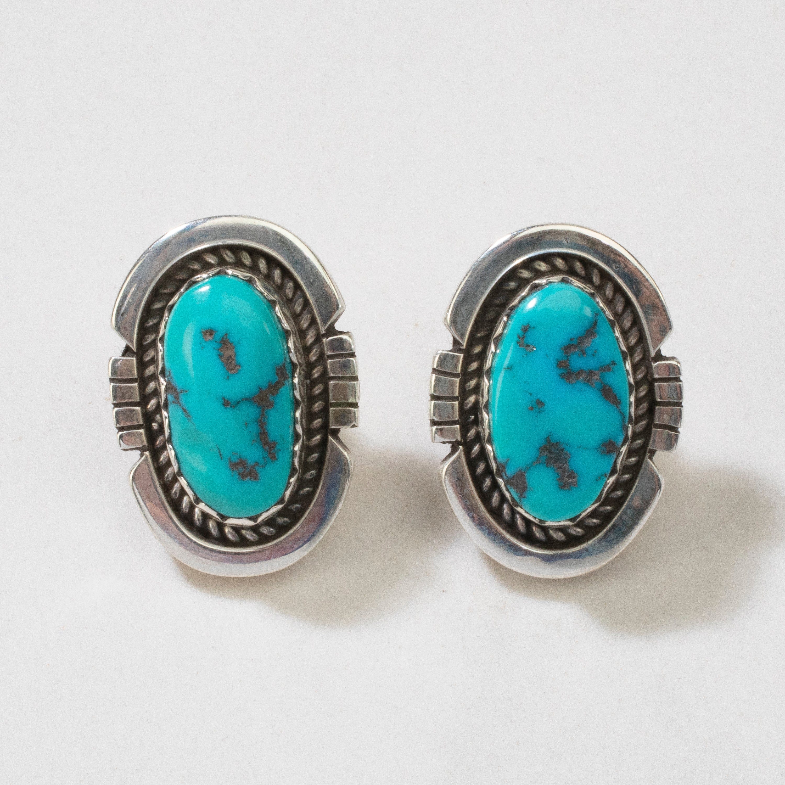 Kalifano Native American Jewelry Sleeping Beauty Oval Navajo USA Native American Made 925 Sterling Silver Earrings with Stud Backing NAE800.008