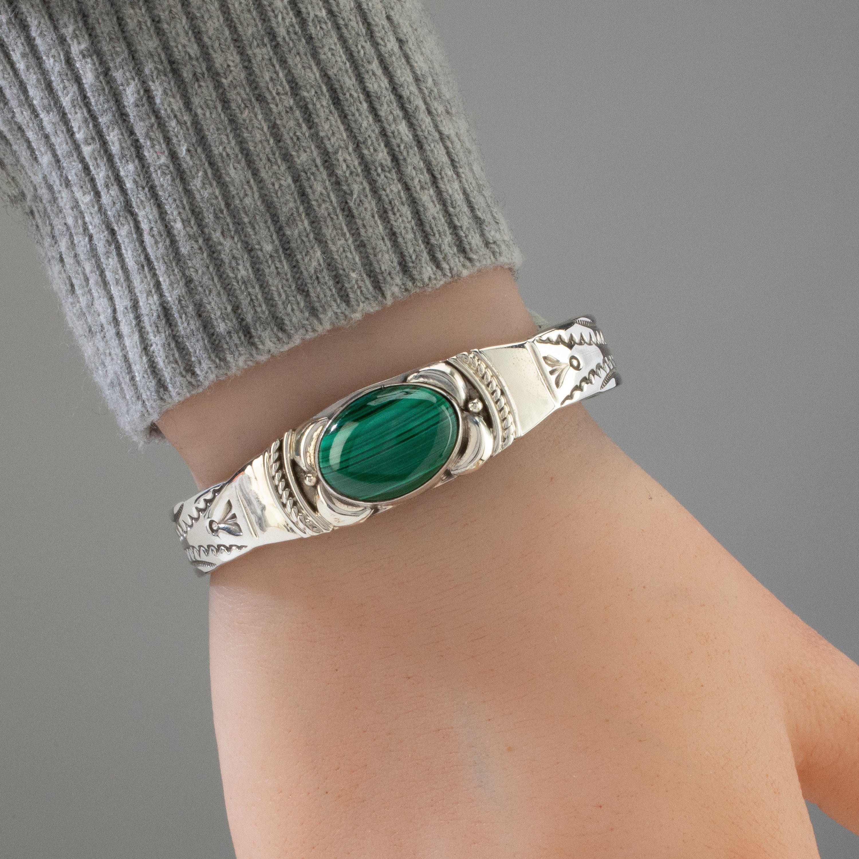 Kalifano Native American Jewelry Suzie James Malachite Navajo USA Native American Made 925 Sterling Silver Cuff NAB1400.012