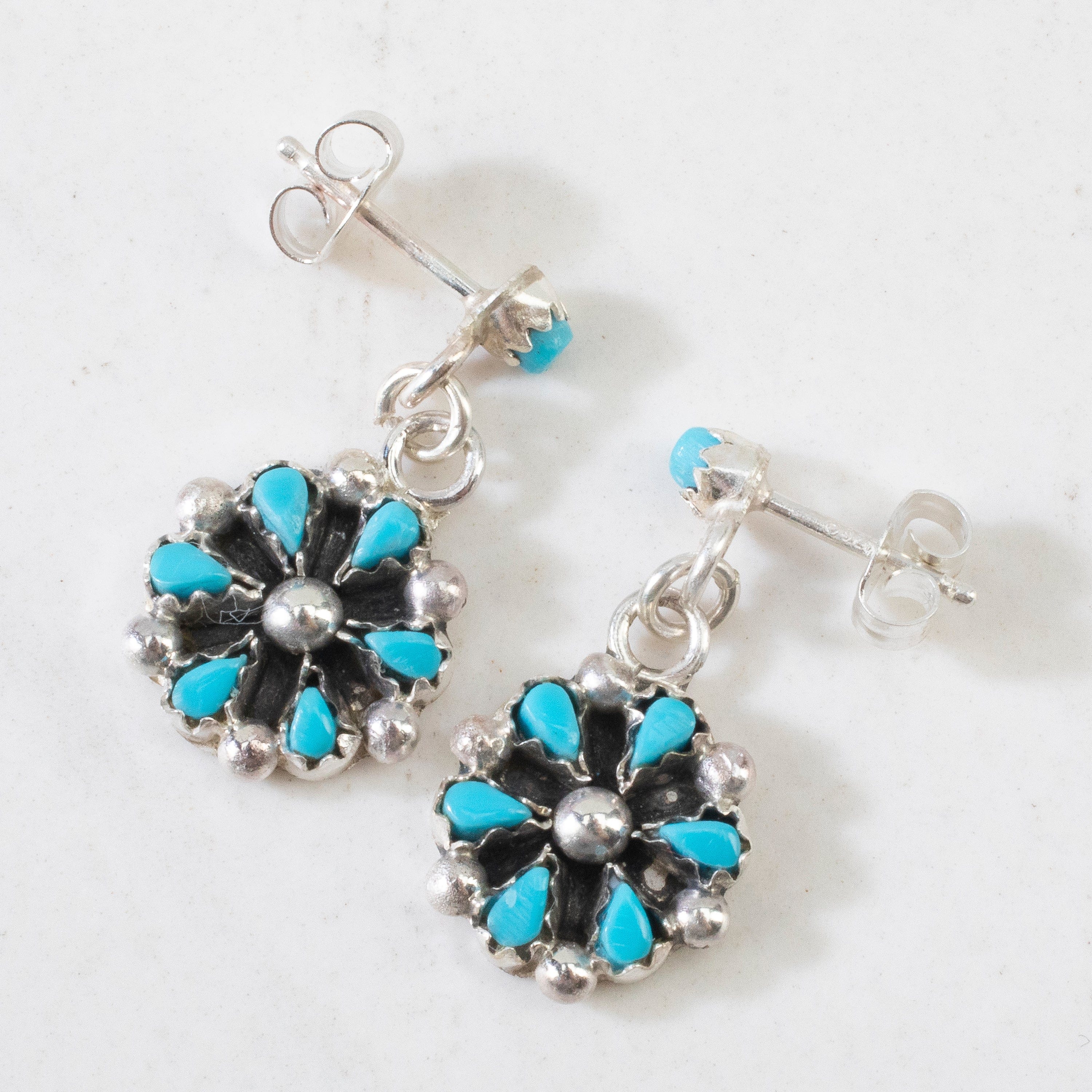 Kalifano Native American Jewelry Tricia Leekity Kingman Turquoise Flower USA Zuni Native American Made 925 Sterling Silver Earrings with Stud Backing NAE300.037