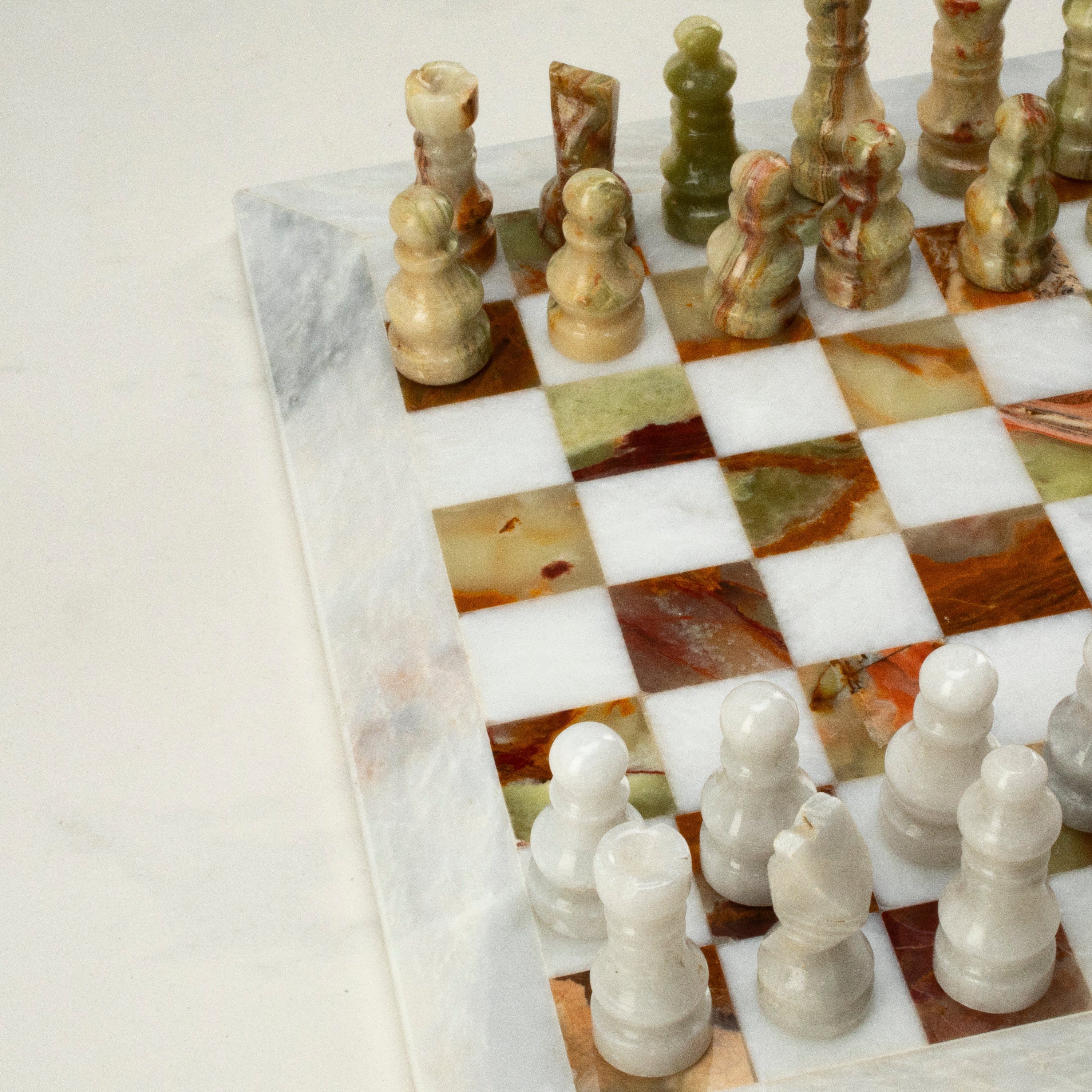 KALIFANO Pakistan Onyx Pakistan Green Onyx Chess Set PON-CS12x12