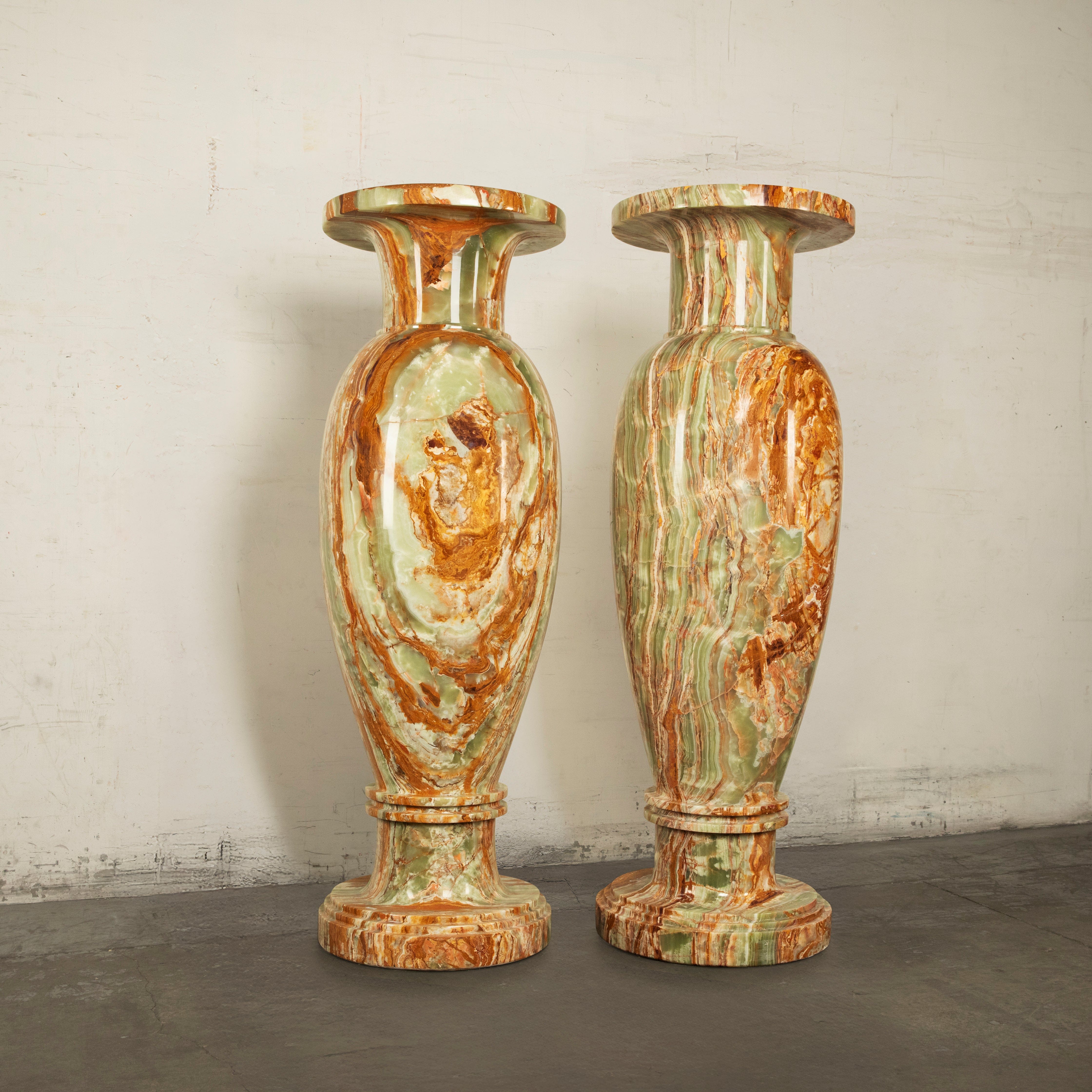 KALIFANO Pakistan Onyx Pakistan Green Onyx Vase - 72" PON-V72