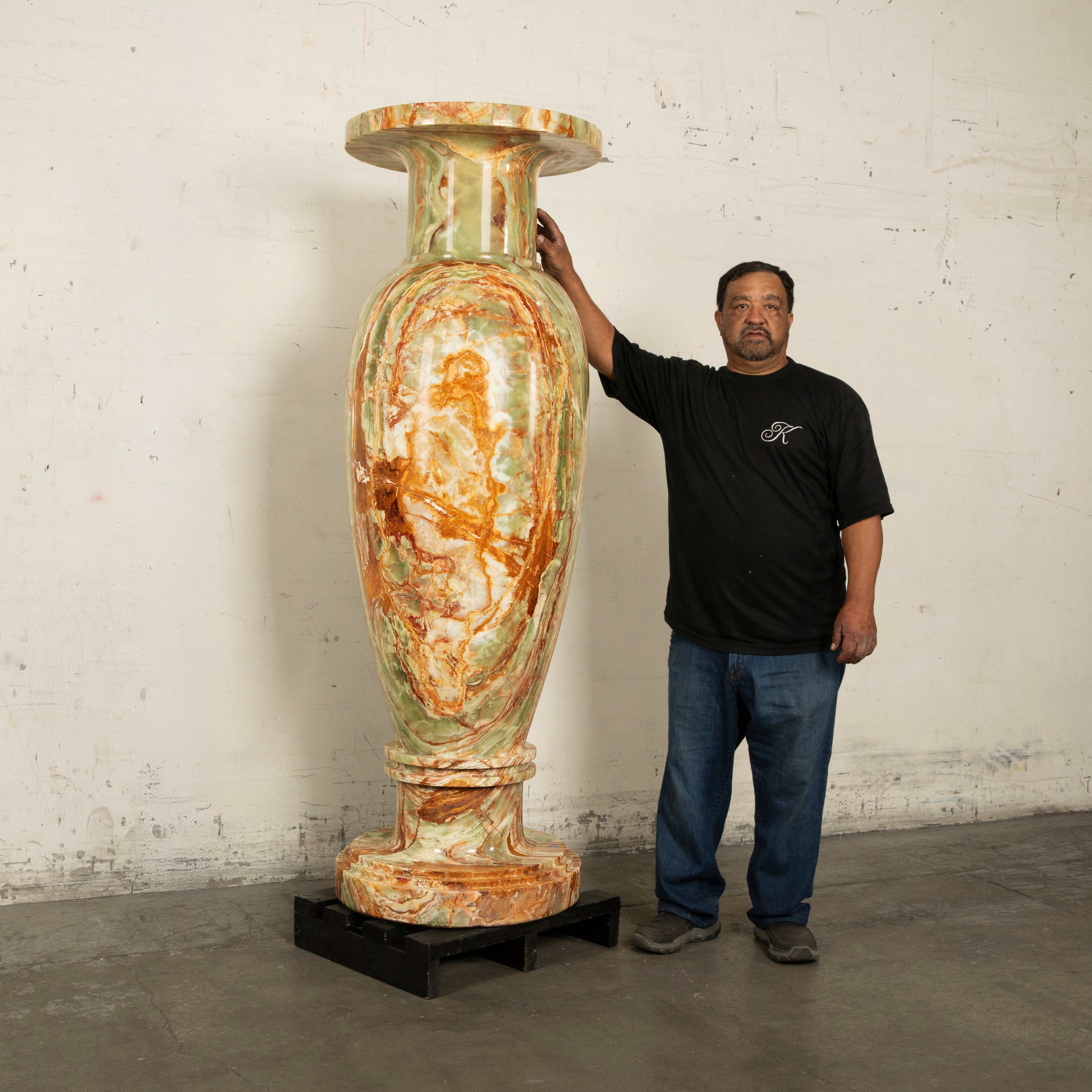 KALIFANO Pakistan Onyx Pakistan Green Onyx Vase - 72" PON-V72