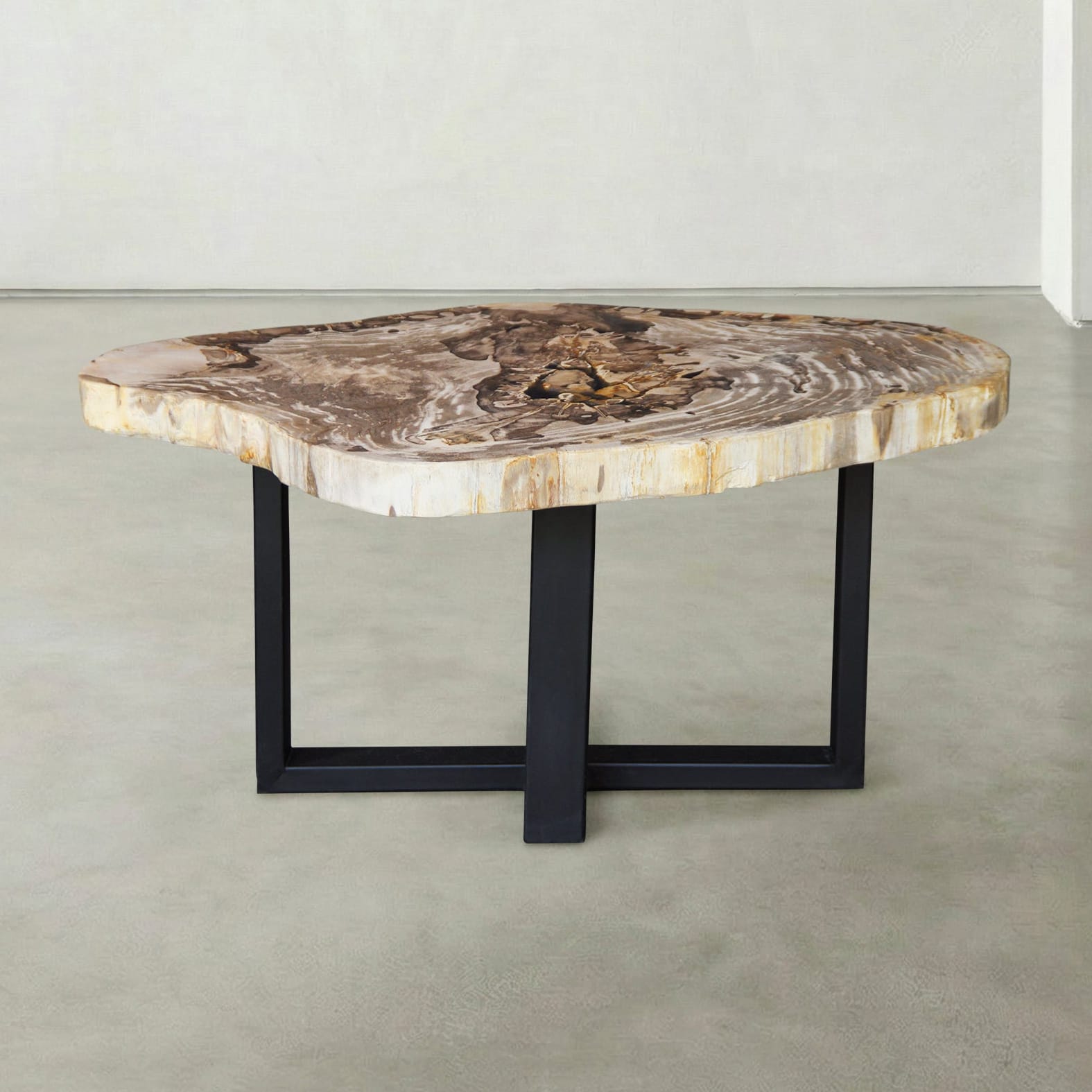 Kalifano Petrified Wood Natural Petrified Wood Round Slab Coffee Table from Indonesia - 35" / 106 lbs PWT4400.003