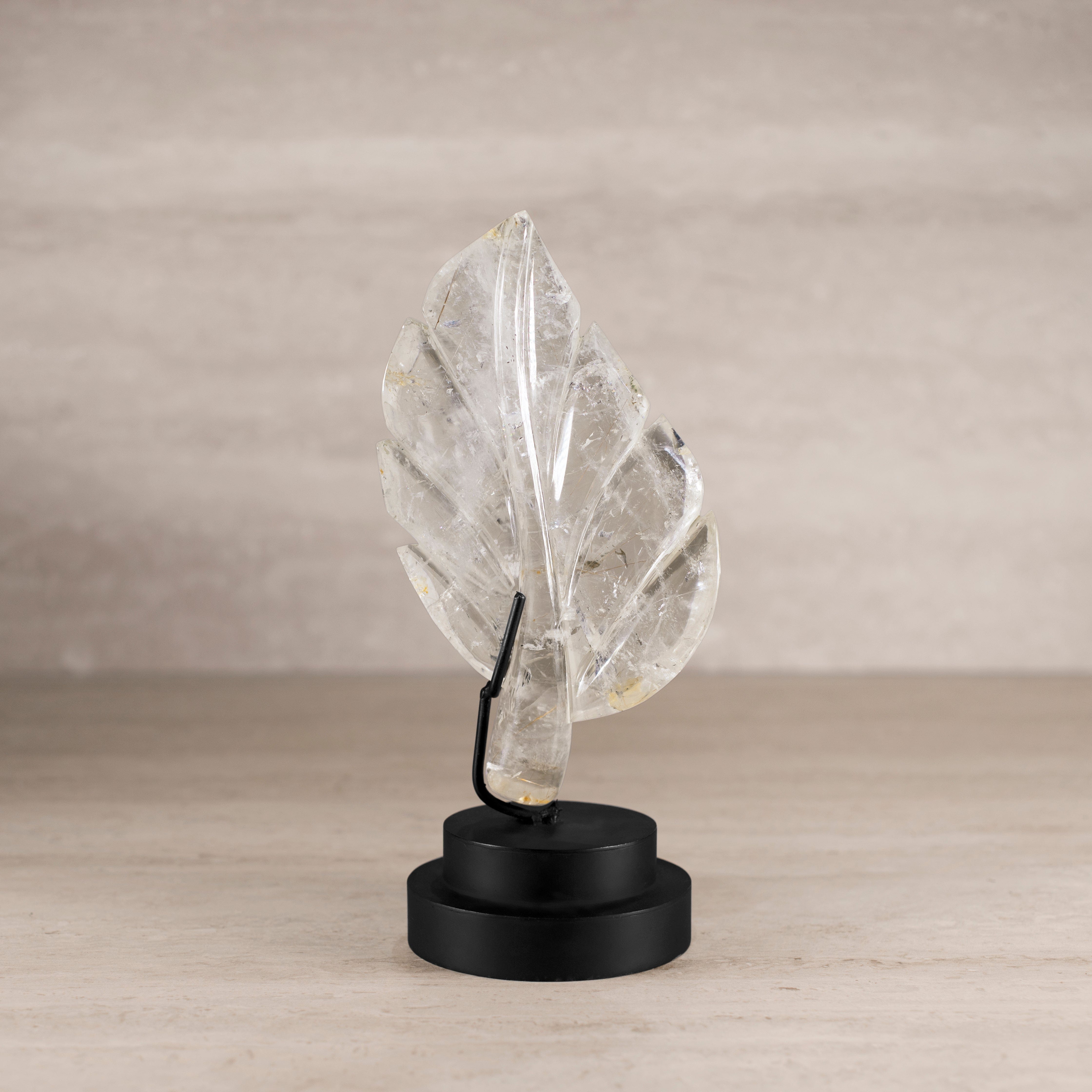 KALIFANO Quartz Natural Brazilian Quartz Leaf on Custom Stand - 10.25" / 660 g QZ10000.002