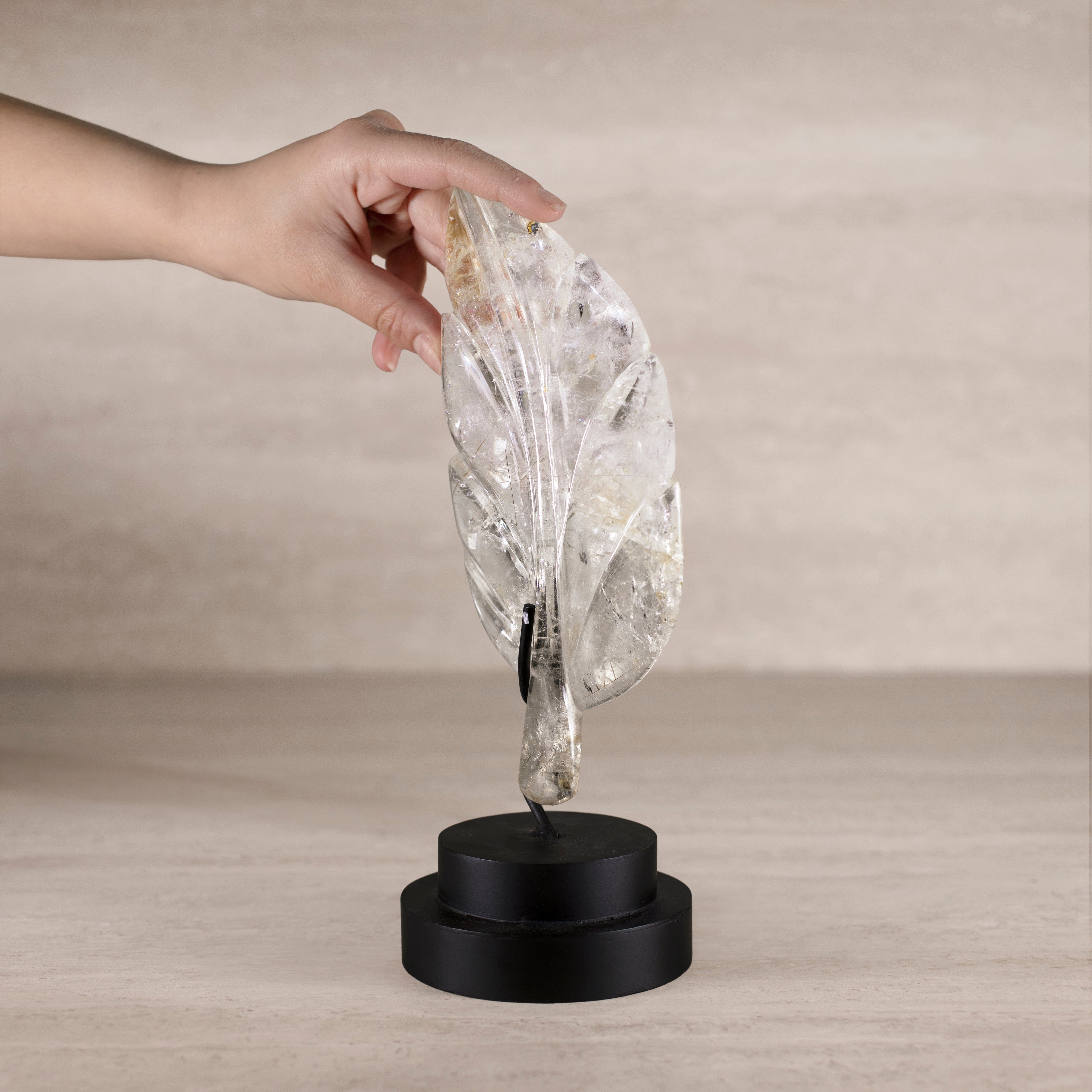 KALIFANO Quartz Natural Brazilian Quartz Leaf on Custom Stand - 10.5" / 460 g QZ8500.001