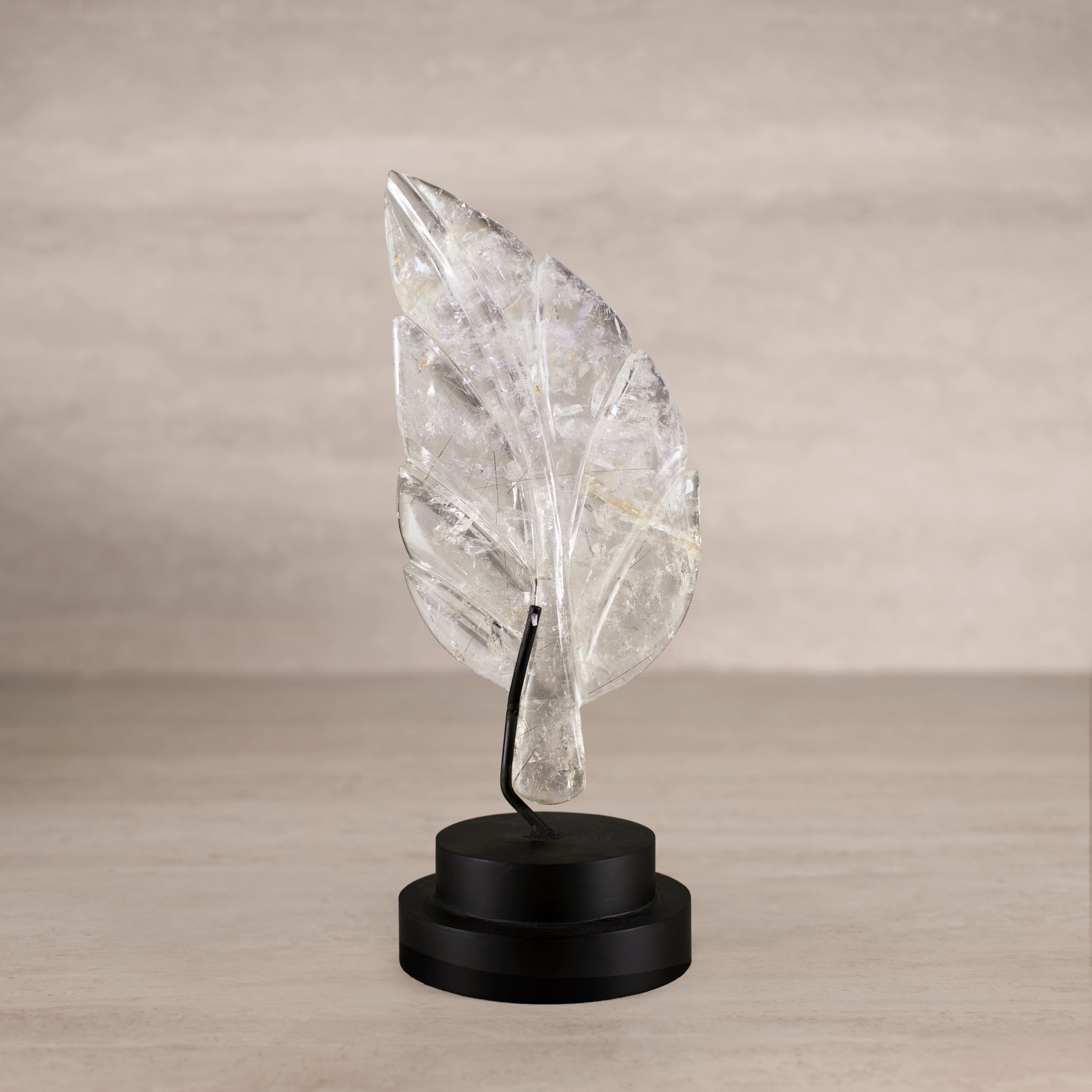 KALIFANO Quartz Natural Brazilian Quartz Leaf on Custom Stand - 10.5" / 460 g QZ8500.001