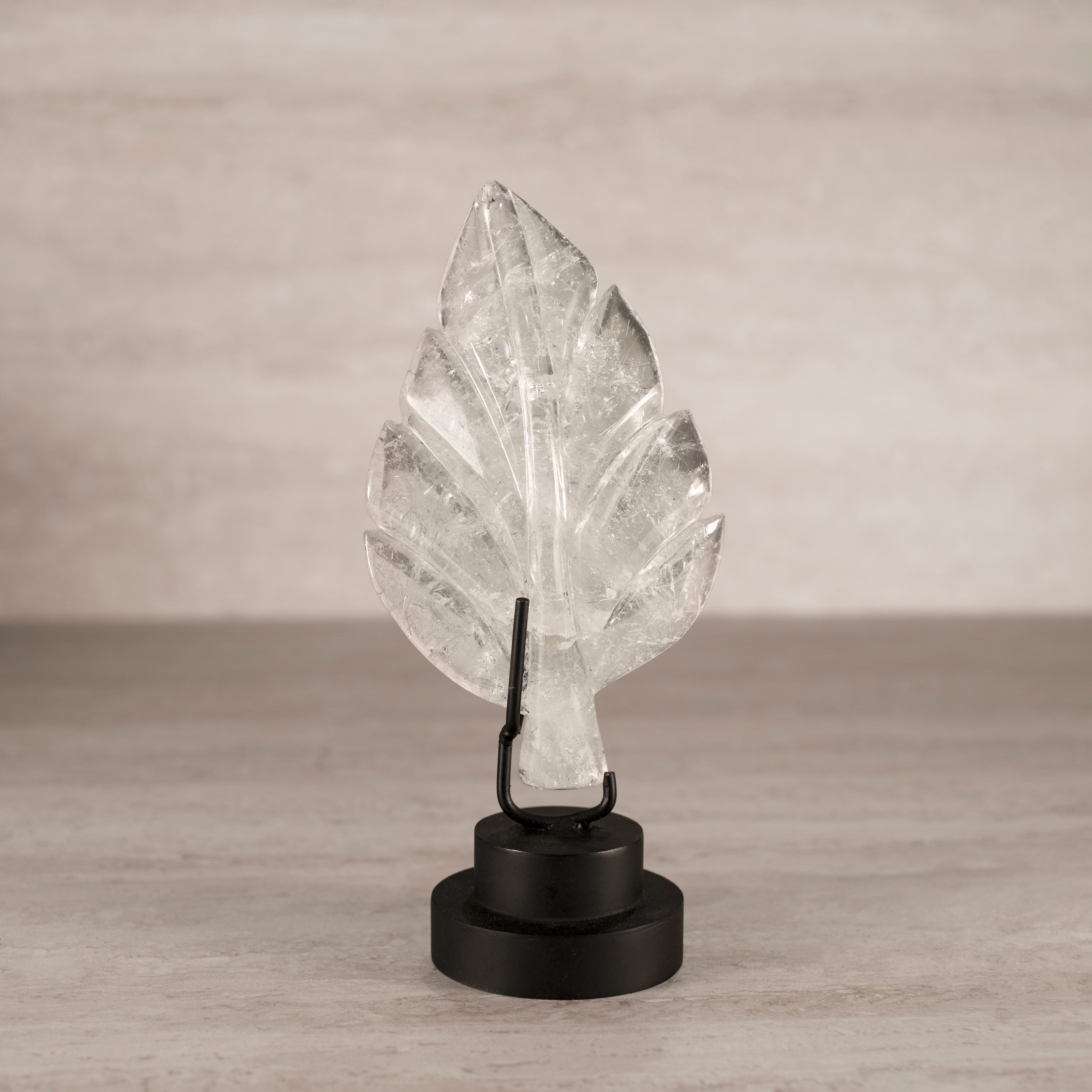 KALIFANO Quartz Natural Brazilian Quartz Leaf on Custom Stand - 9.25" / 480 g QZ9000.002