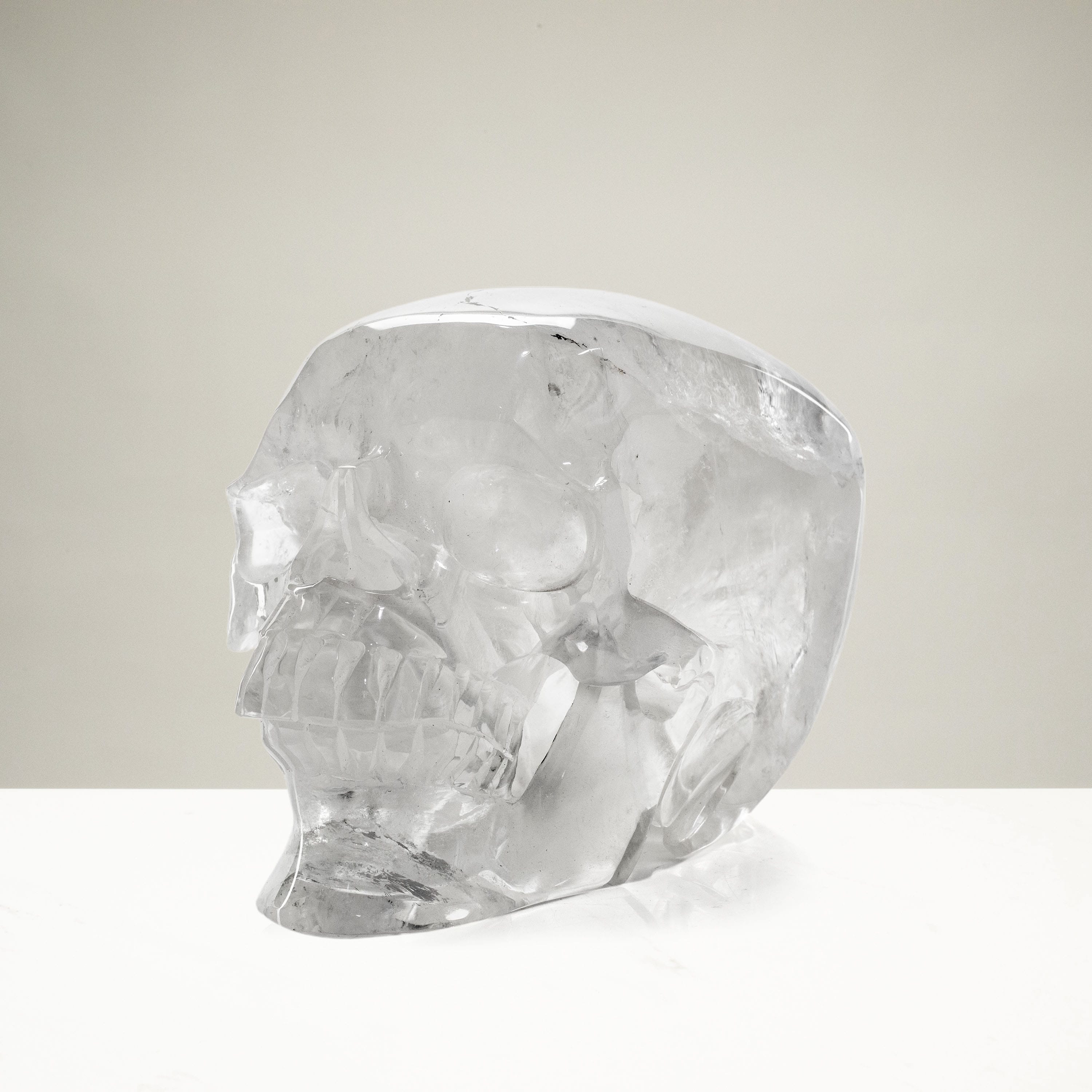 Kalifano Quartz Quartz Skull Carving 5.5" / 2,100g SK5600-QZ.001