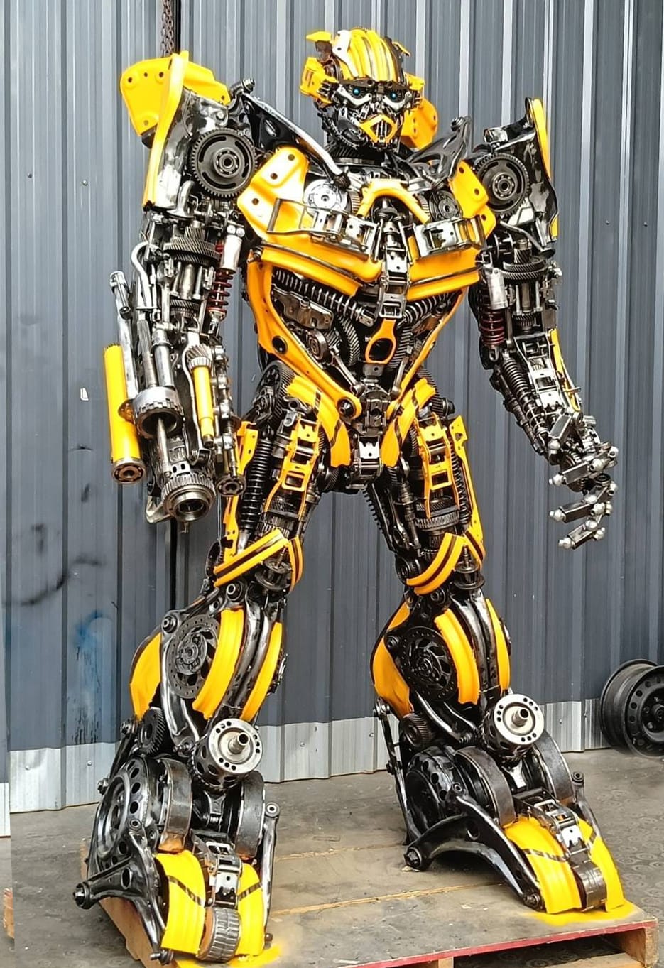 Kalifano Recycled Metal Art 91" Bumblebee Inspired Recycled Metal Art Sculpture RMS-BB230-S72
