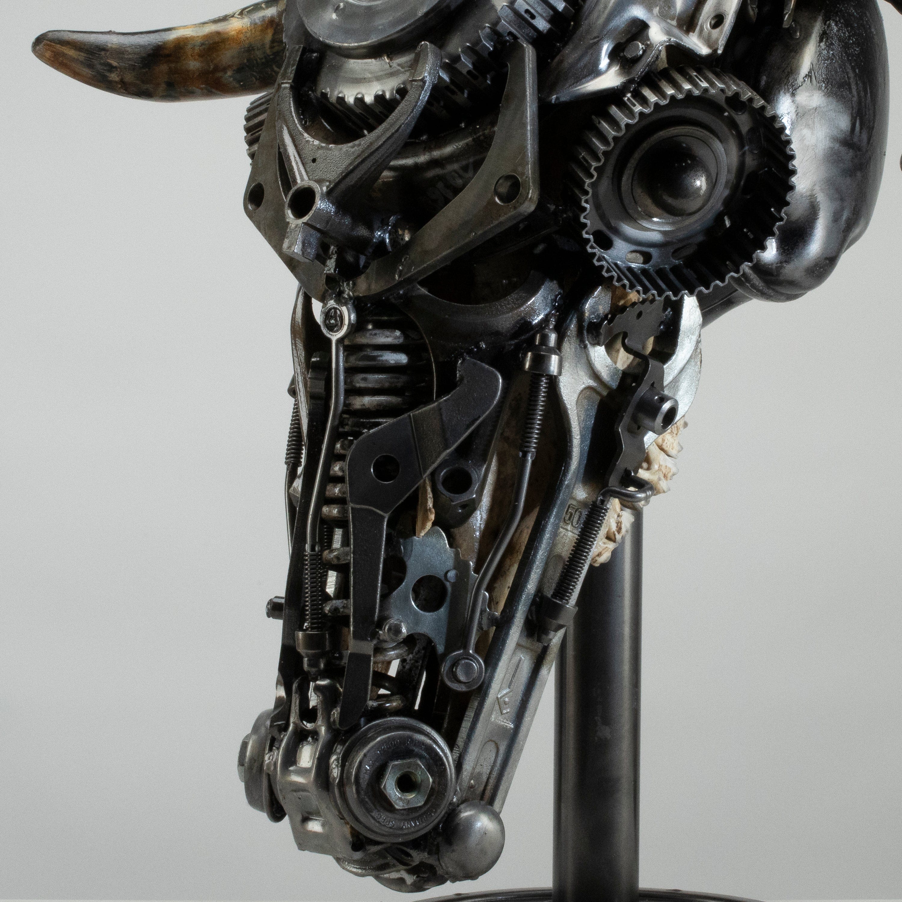 Kalifano Recycled Metal Art Bull Skull Recycled Metal Art Sculpture RMS-BSK-S146