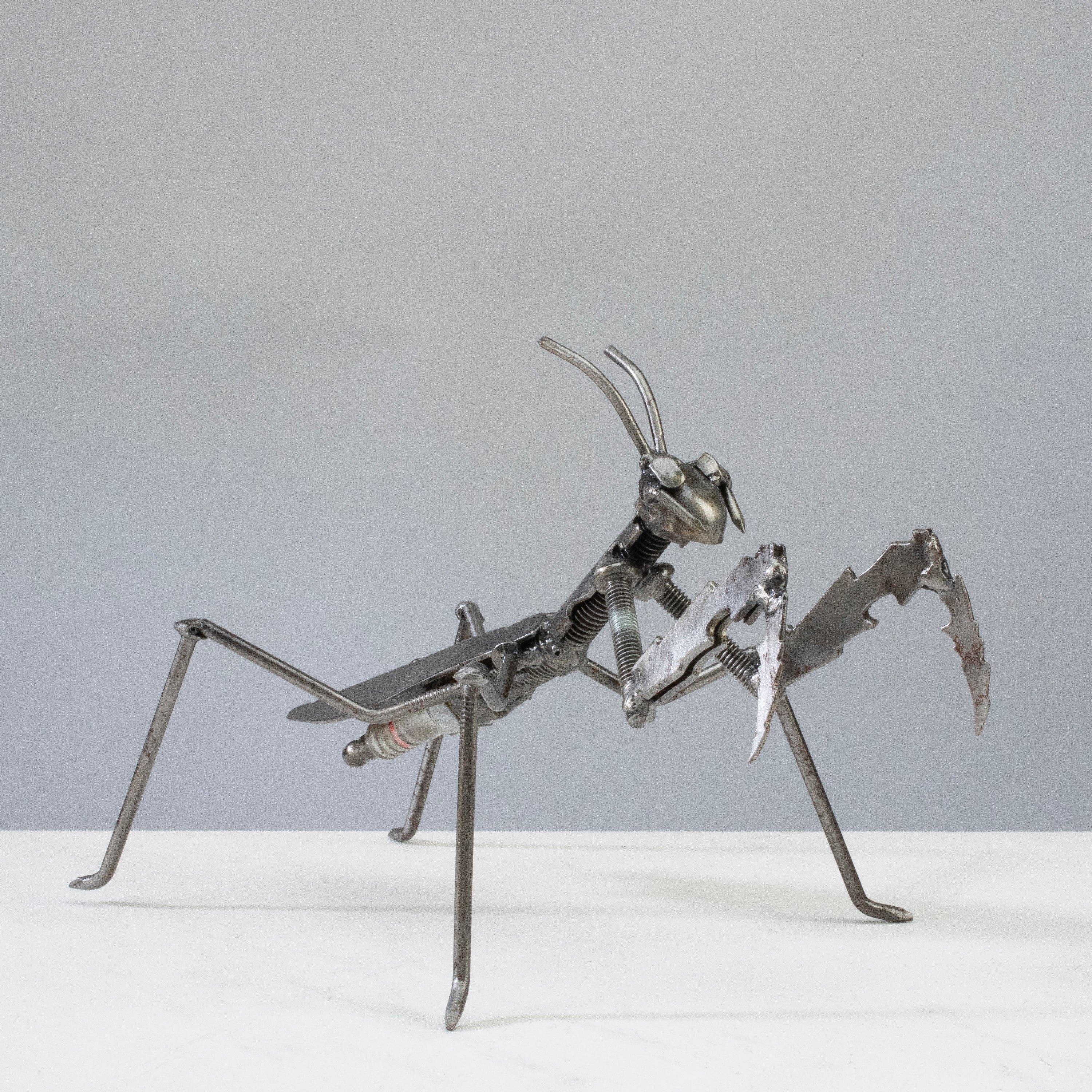 Kalifano Recycled Metal Art Grasshopper Recycled Metal Sculpture RMS-250GH-N